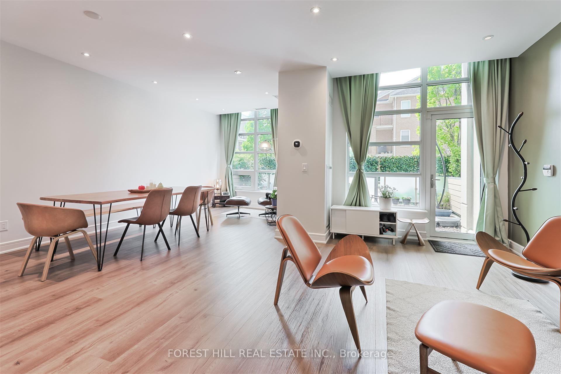 4 Bedrooms Condo at 35 Brian Peck, Toronto For sale
