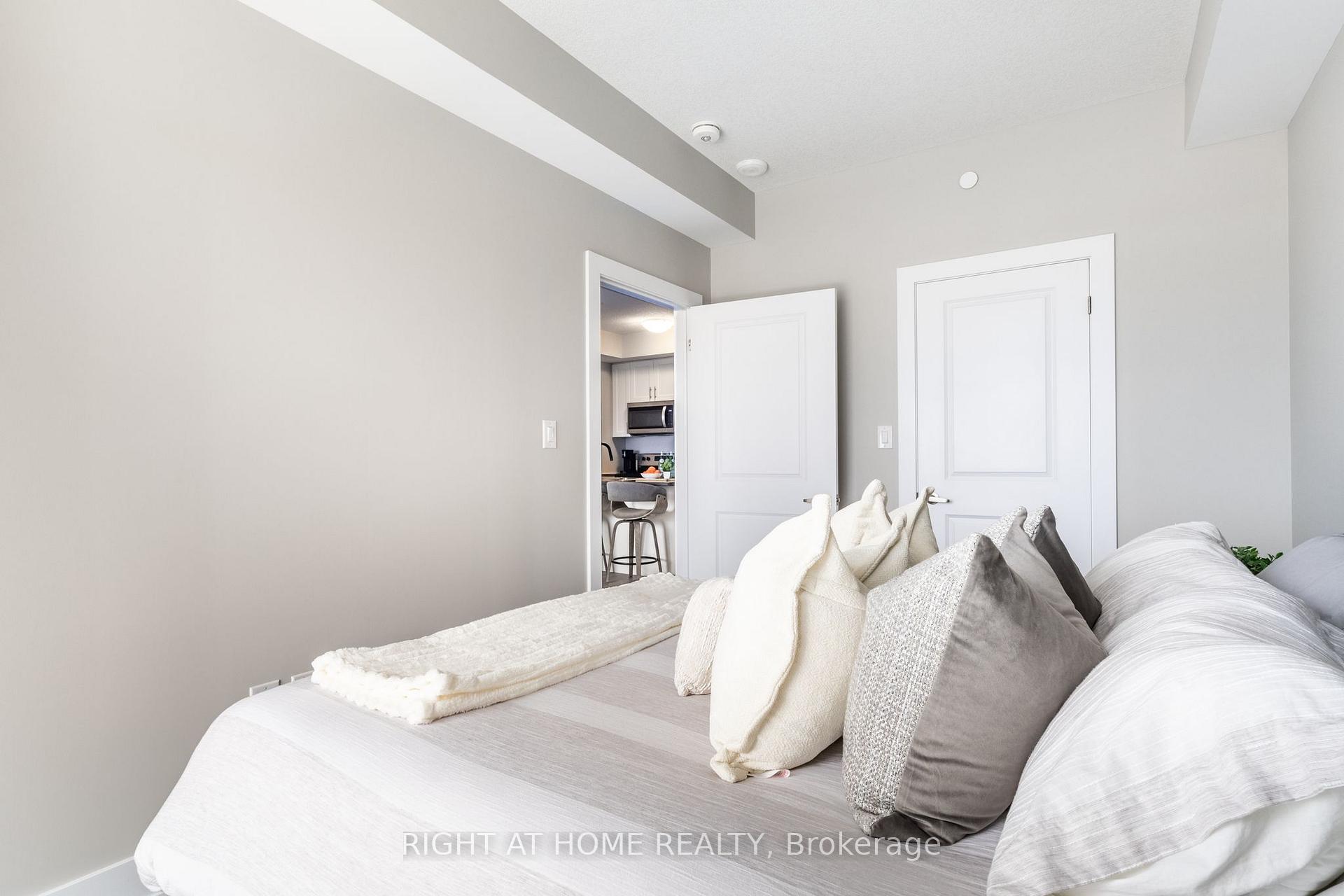 1 Bedroom Condo at 450 Dundas,  Hamilton For sale