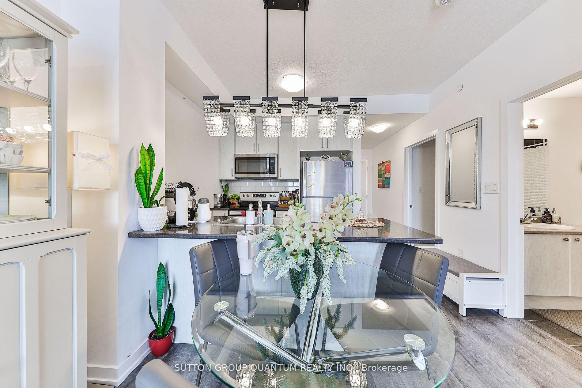 2 Bedrooms Condo at 470 Dundas, Hamilton For sale