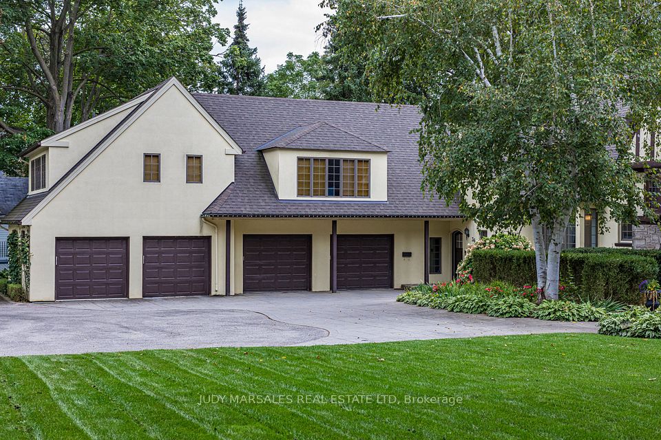 36 Cayley Street, Hamilton, ON L9H 2E7