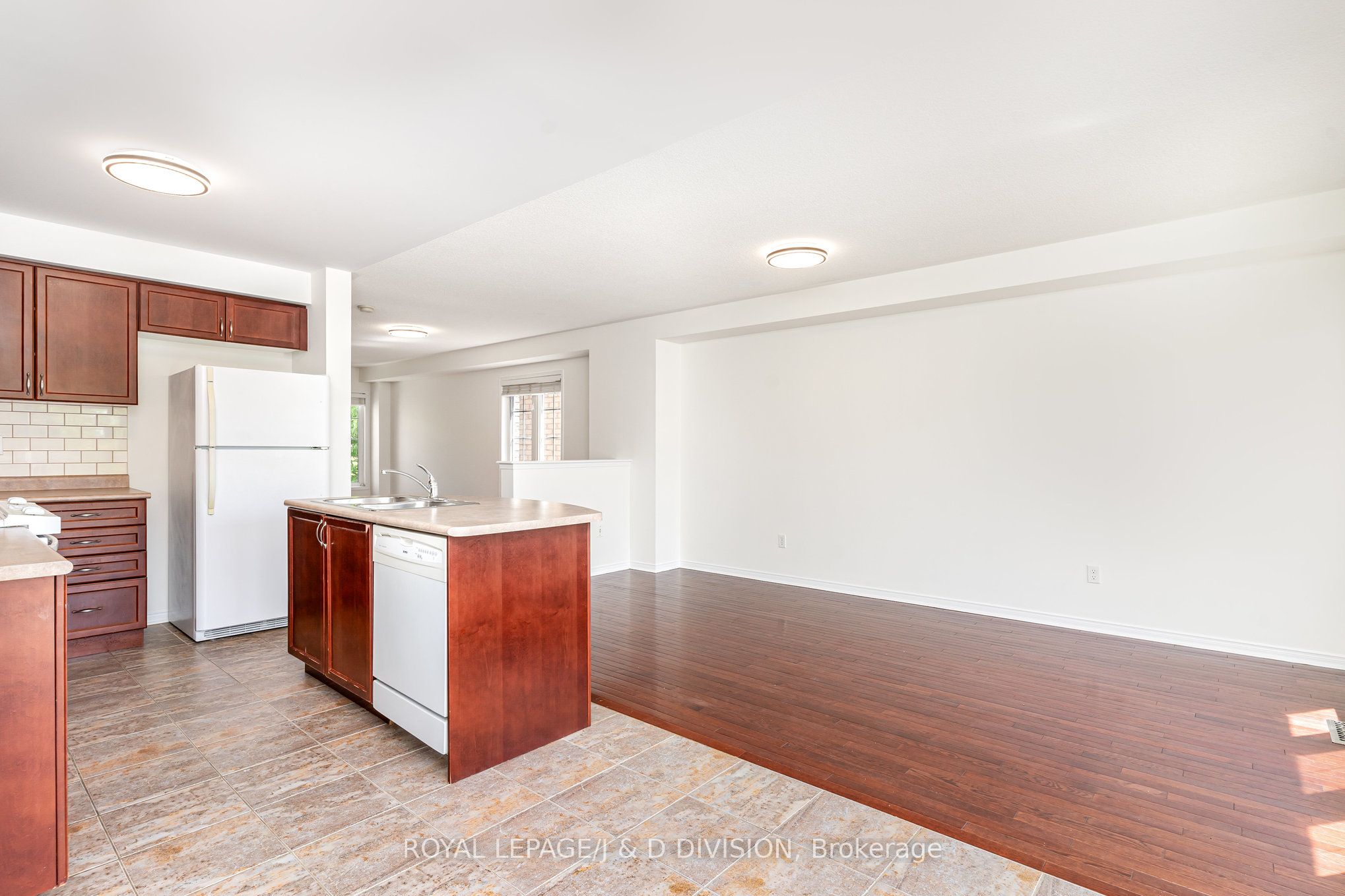 8 John Allan Cameron Street