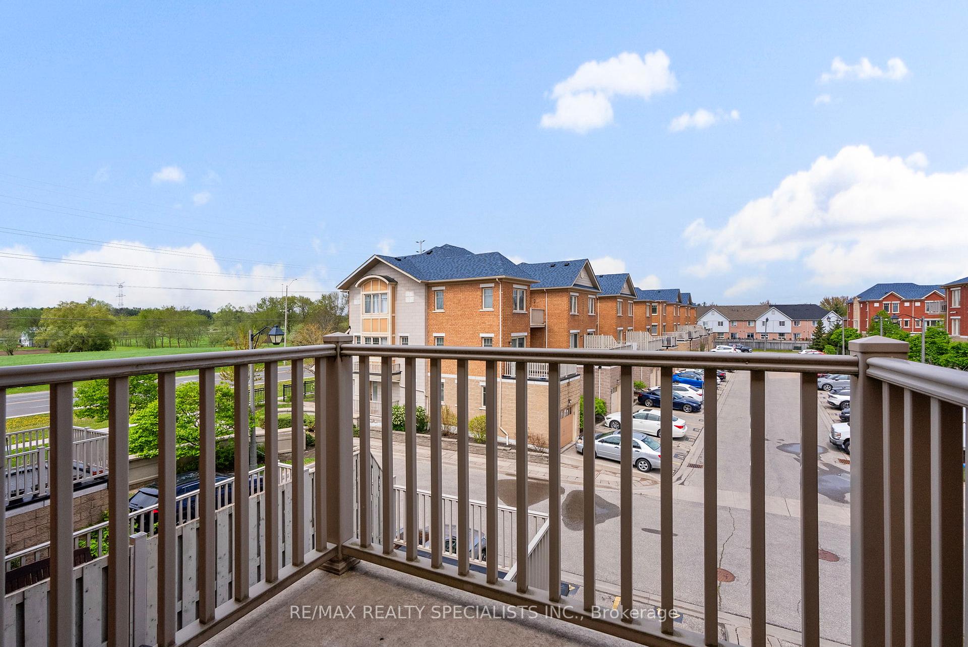 2 Bedrooms Condo at 3985 Eglinton, Mississauga For sale
