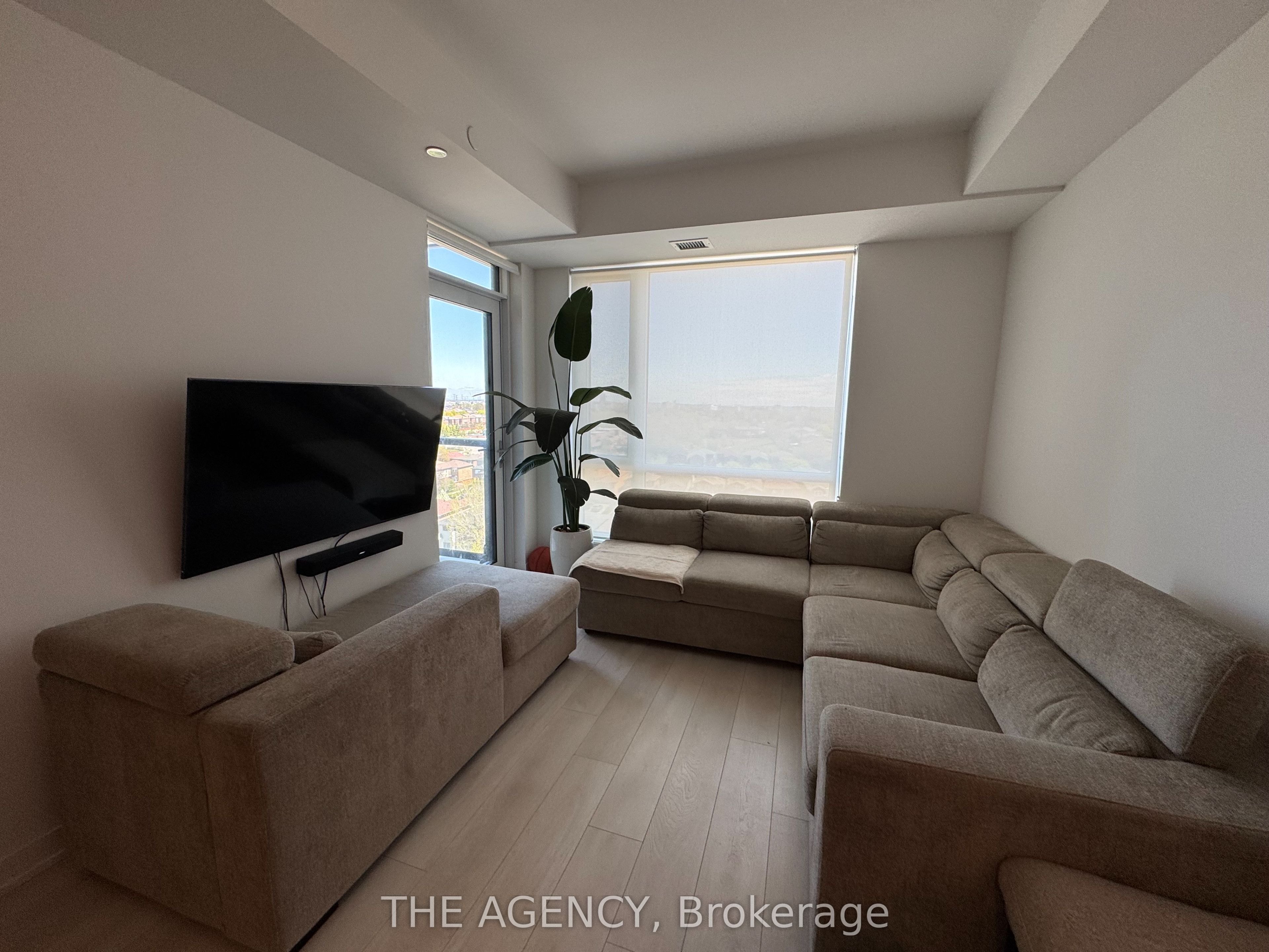 7950 Bathurst Street, #807