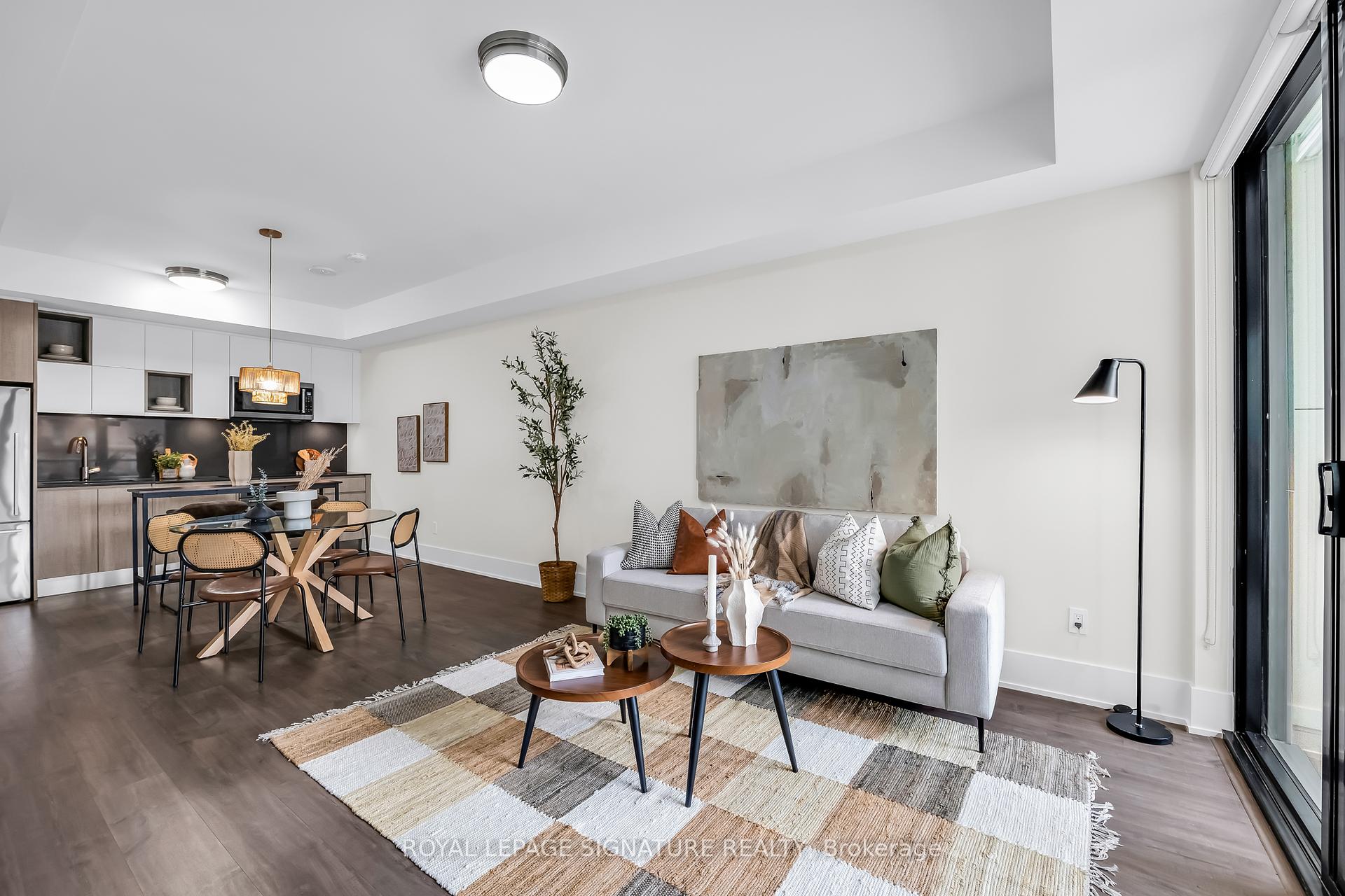 3 Bedrooms Condo at 118 Merchants’ Wharf, Toronto For sale