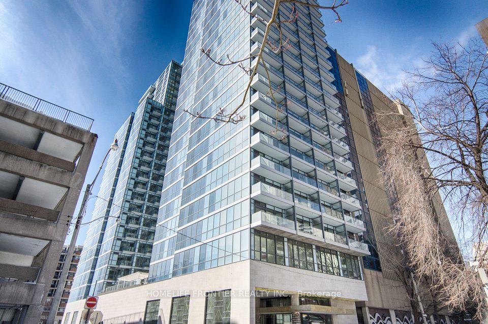 210 Simcoe Street