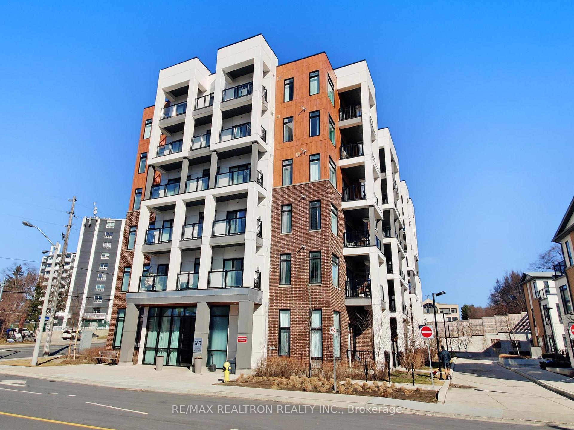 2 Bedrooms Condo at 160 Canon Jackson, Toronto For sale