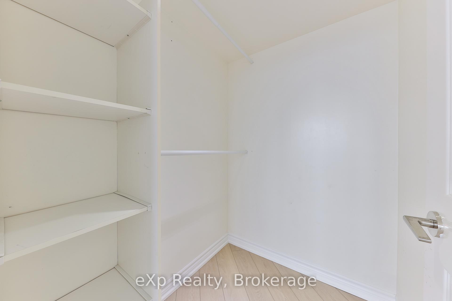 3 Bedrooms Condo at 83 Borough, Toronto For sale