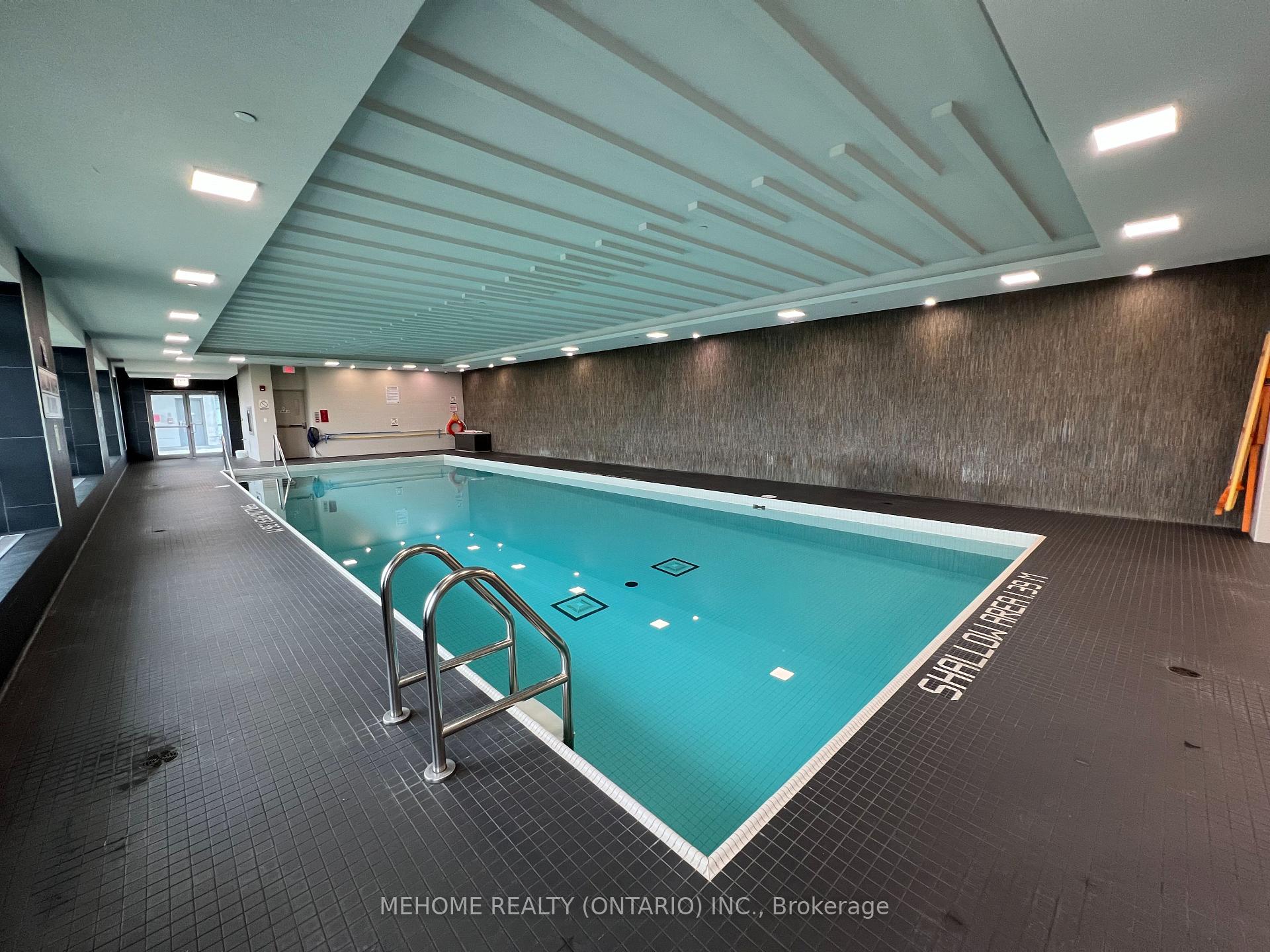 2 Bedrooms Condo at 275 Yorkland, Toronto For sale