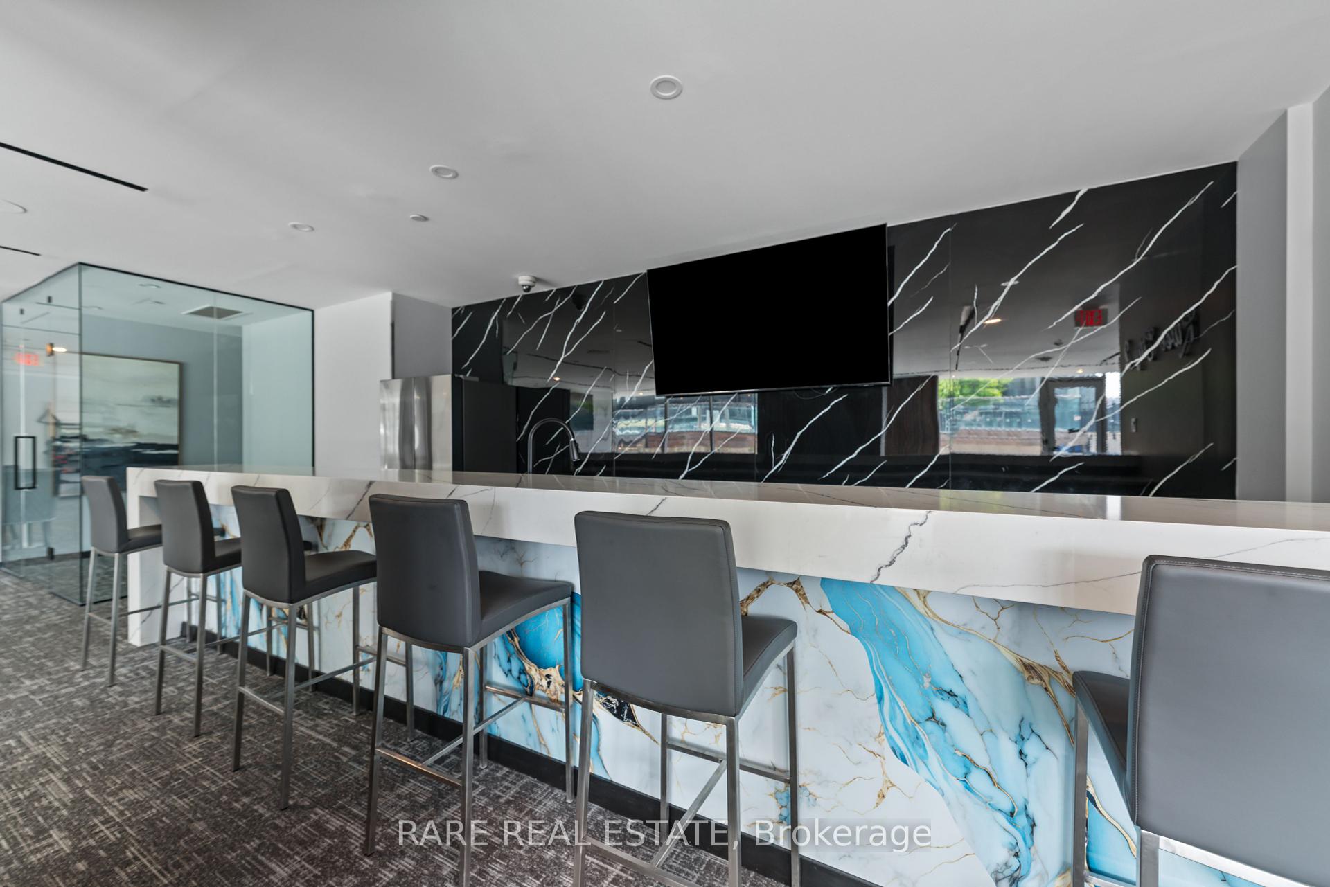 2 Bedrooms Condo at 32 Trolley, Toronto For sale