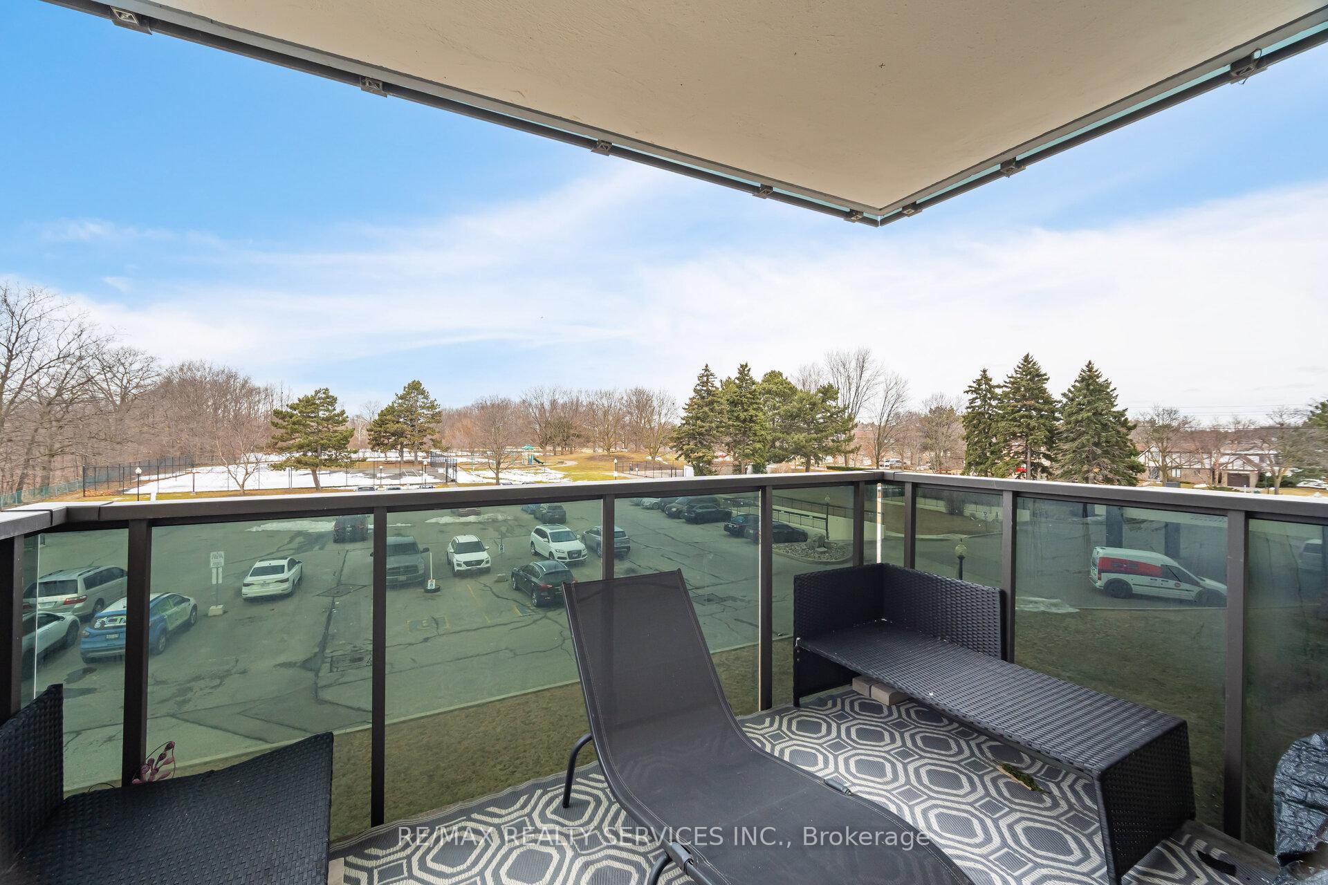 2 Bedrooms Condo at 420 Mill,  Toronto For sale