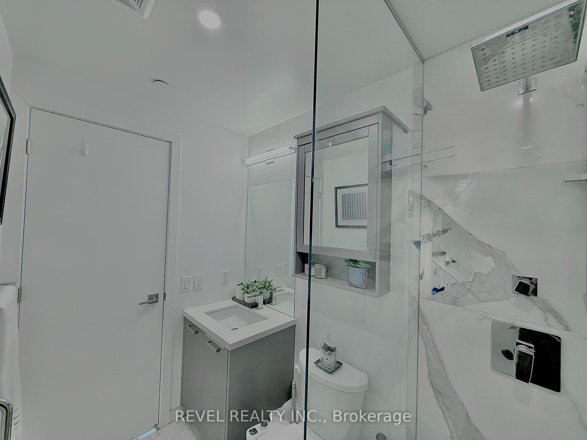2 Bedrooms Condo at 55 Ontario, Toronto For sale