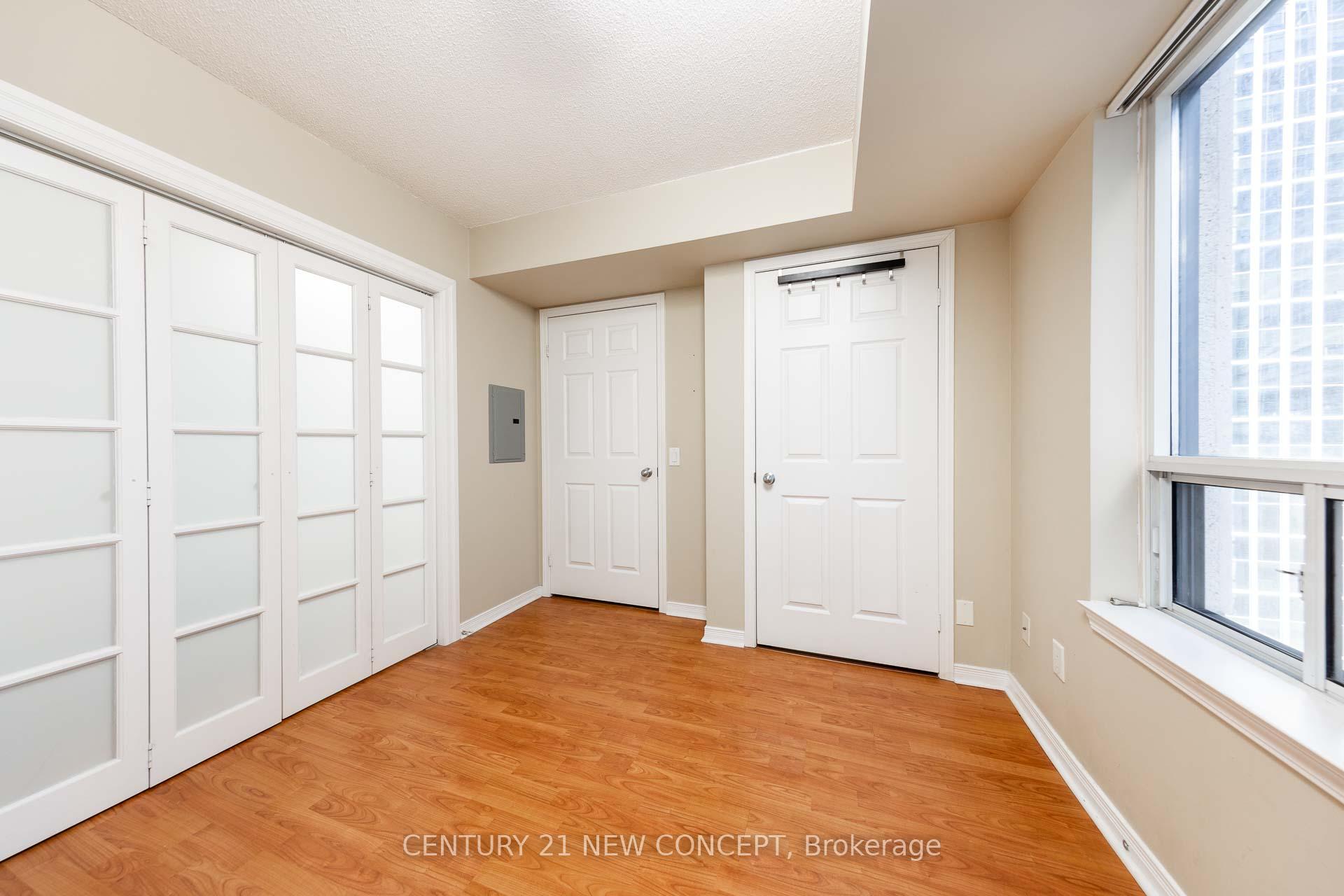 2 Bedrooms Condo at 155 beecroft, Toronto For sale