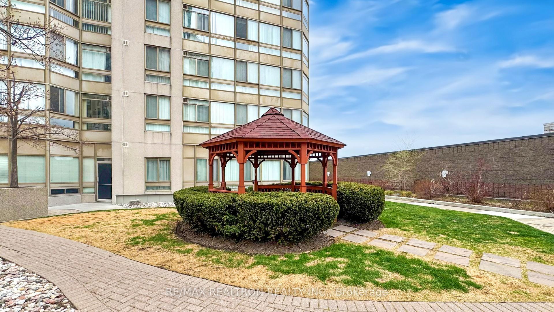 2 Bedrooms Condo at 3233 Eglinton,  Toronto For sale