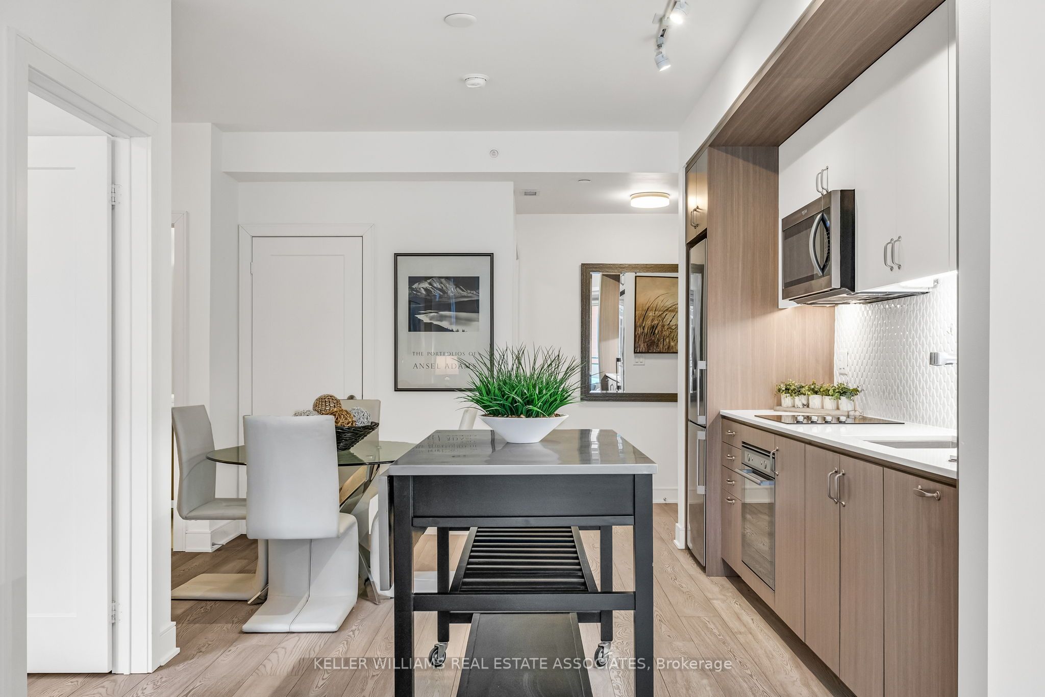 1575 Lakeshore Road W, #231