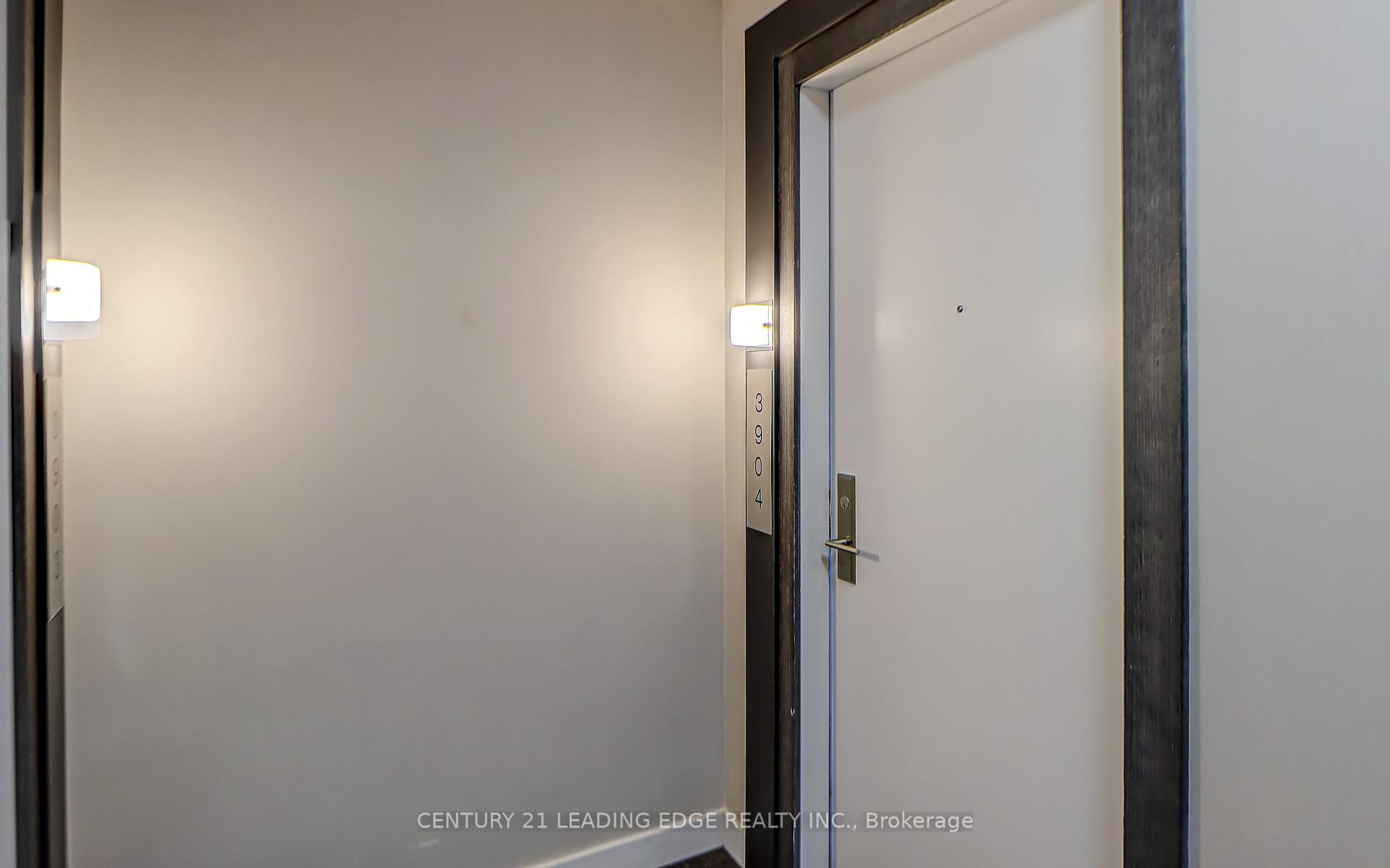 3 Bedrooms Condo at 318 Richmond,  Toronto For sale