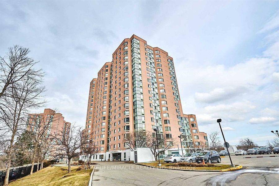 2 Bedrooms Condo at 41 Markbrook, Toronto For sale