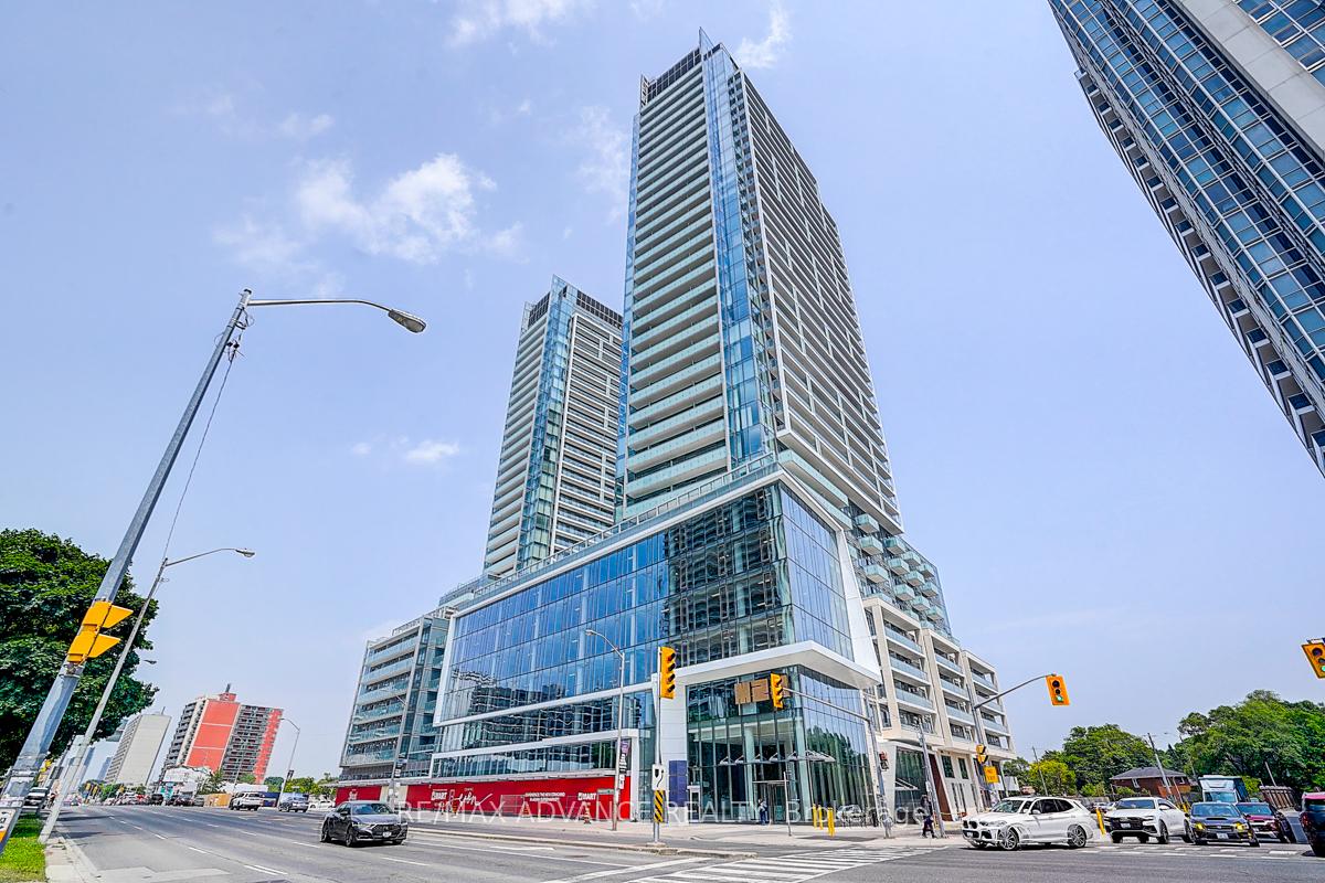 2 Bedrooms Condo at 7 Golden Lion, Toronto For sale