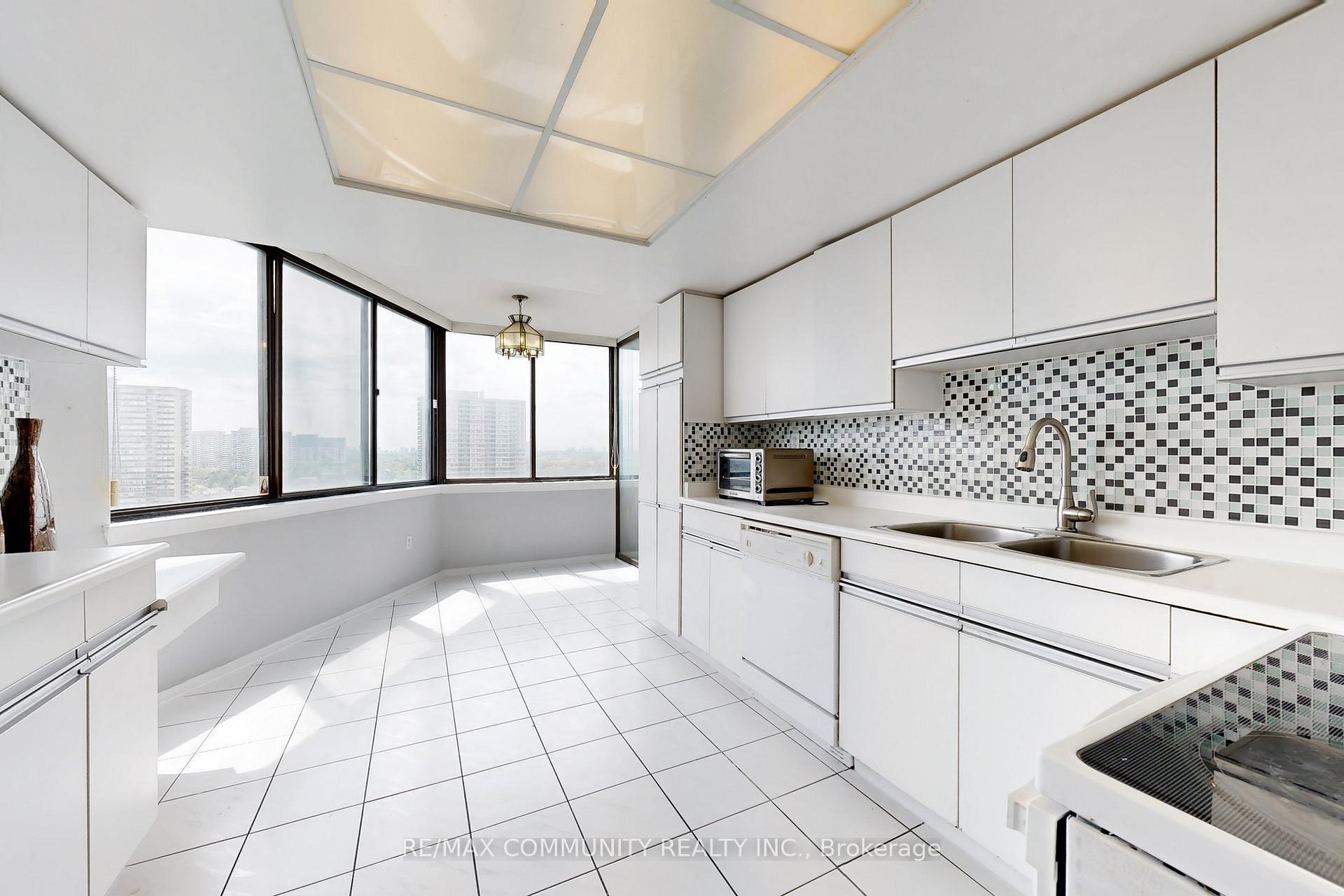 3 Bedrooms Condo at 2330 Bridletowne, Toronto For sale