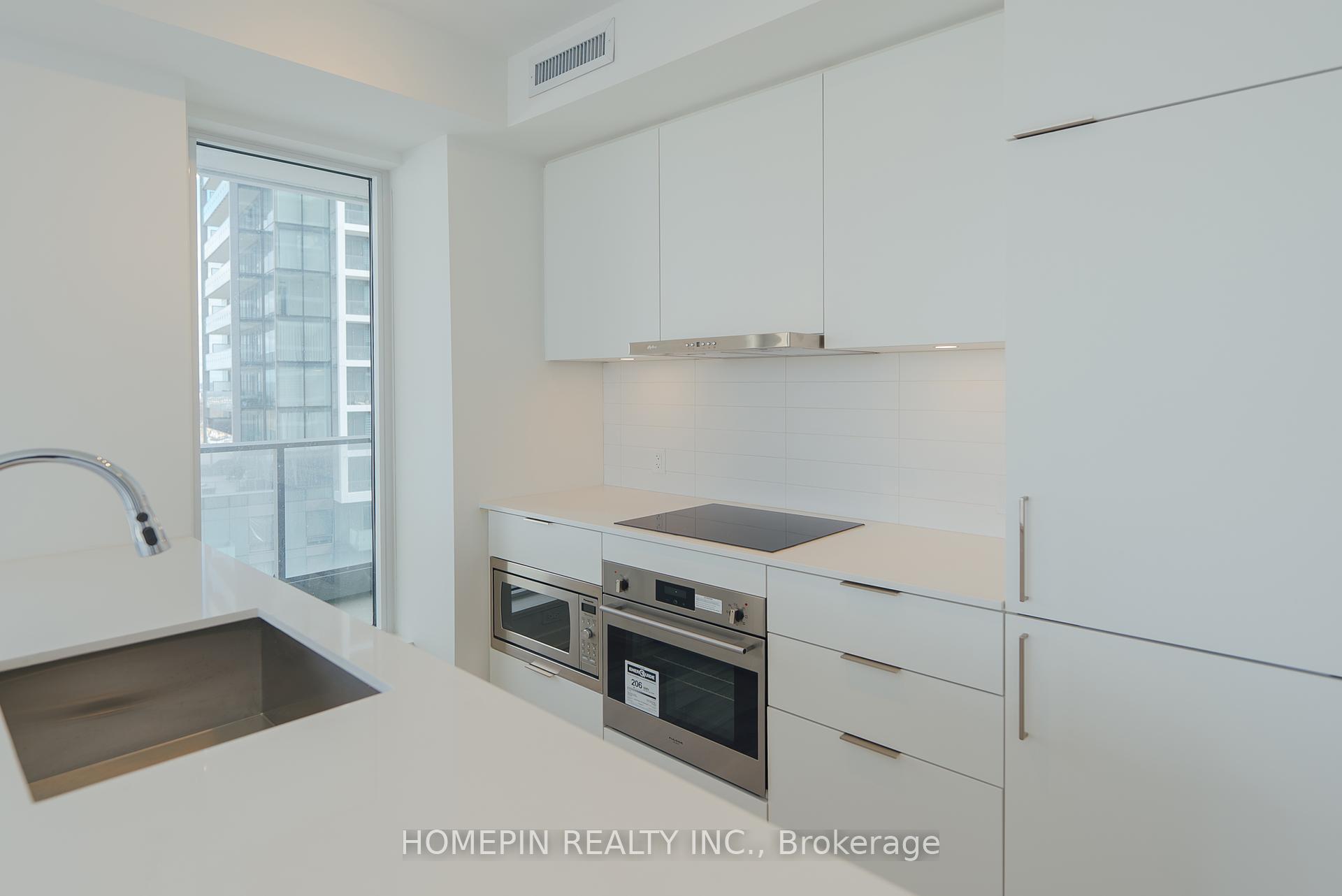 2 Bedrooms Condo at 8 Olympic Garden,  Toronto For sale