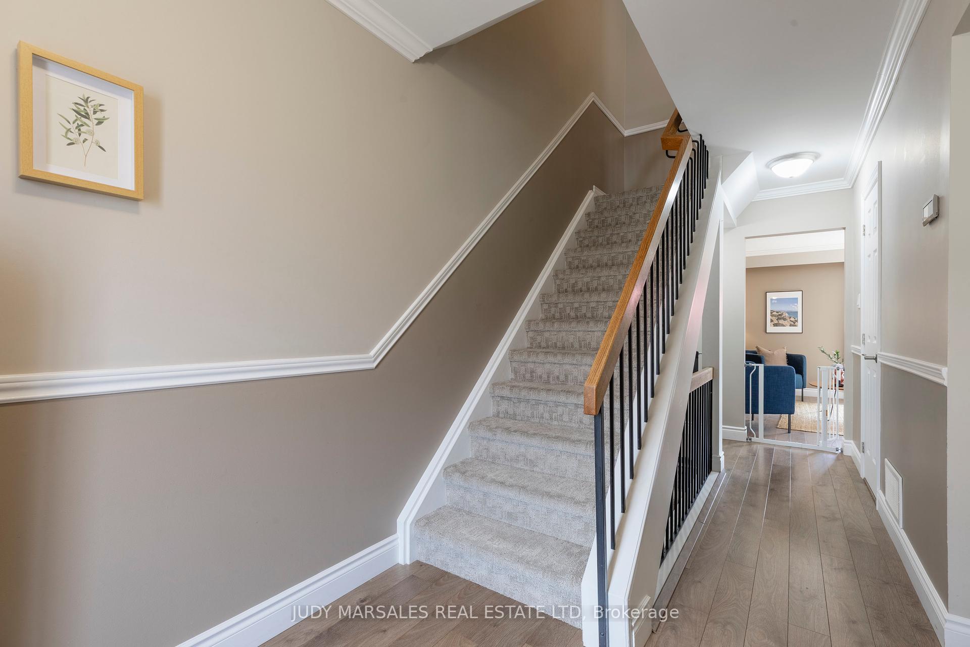 3 Bedrooms Condo at 3035 Glencrest, Burlington For sale