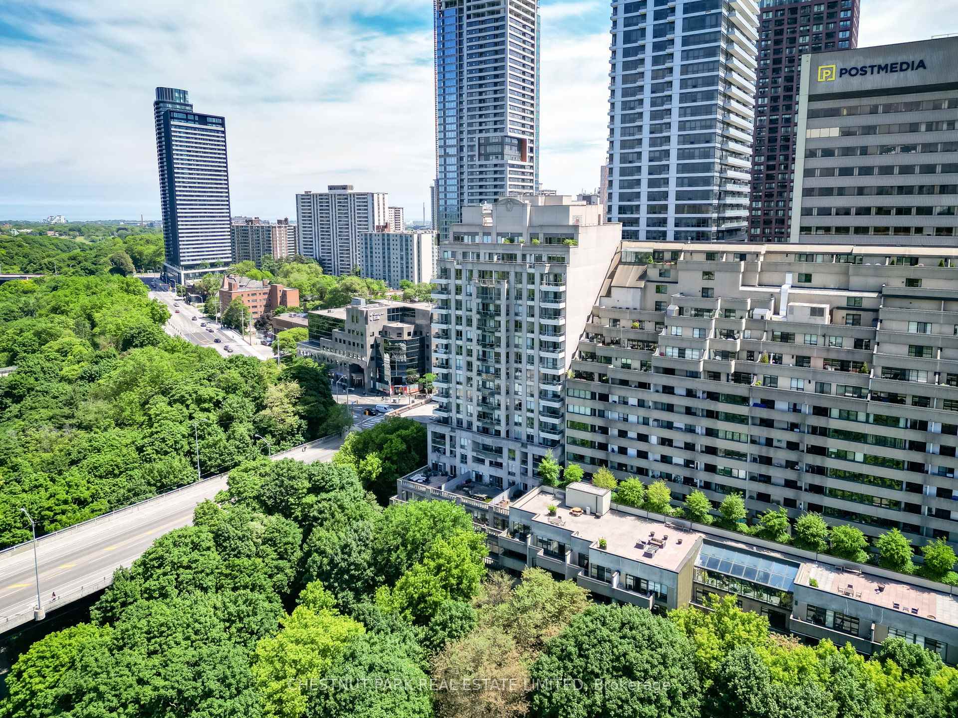 3 Bedrooms Condo at 388 Bloor, Toronto For sale