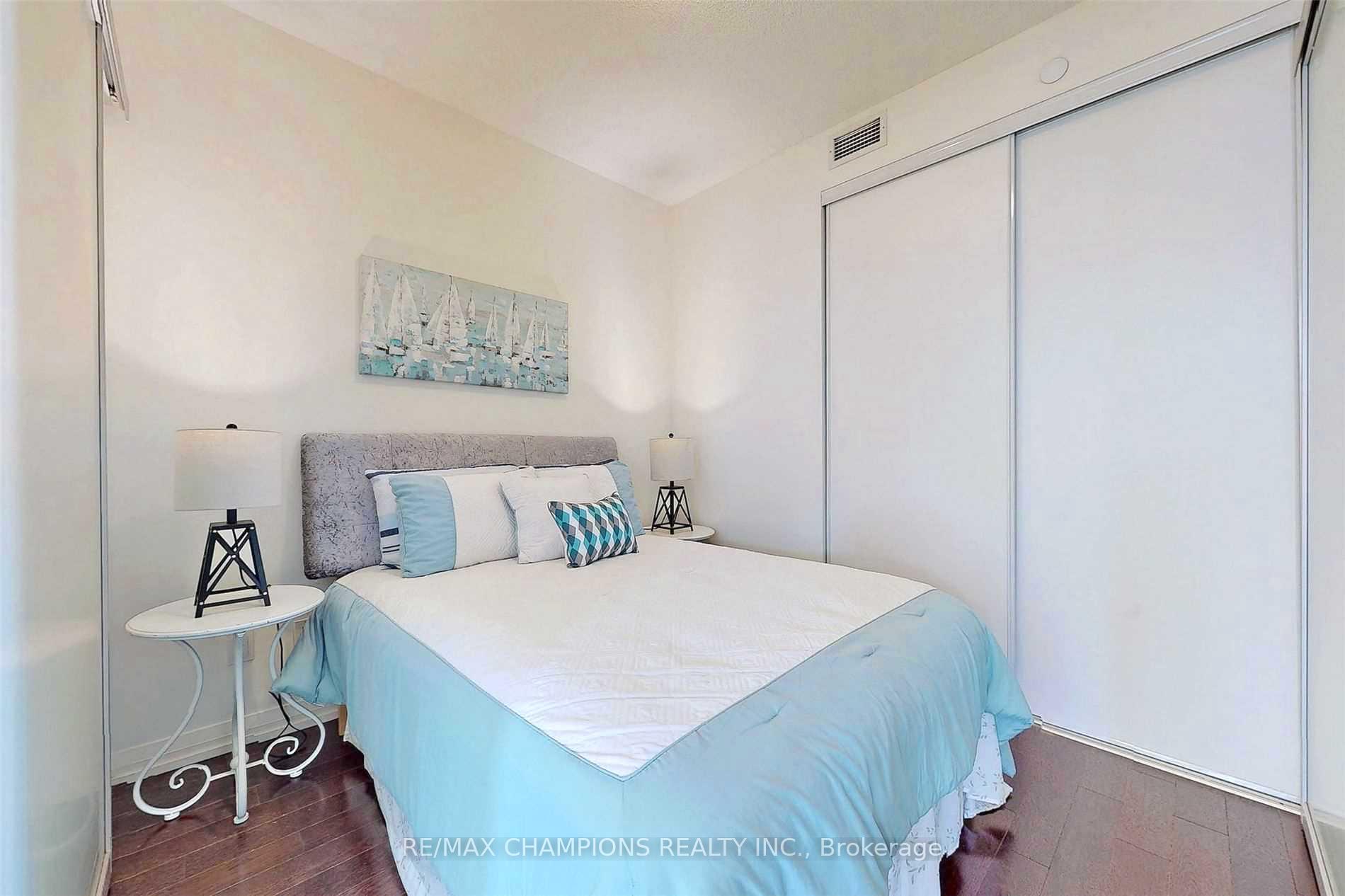 2 Bedrooms Condo at 460 Adelaide,  Toronto For sale