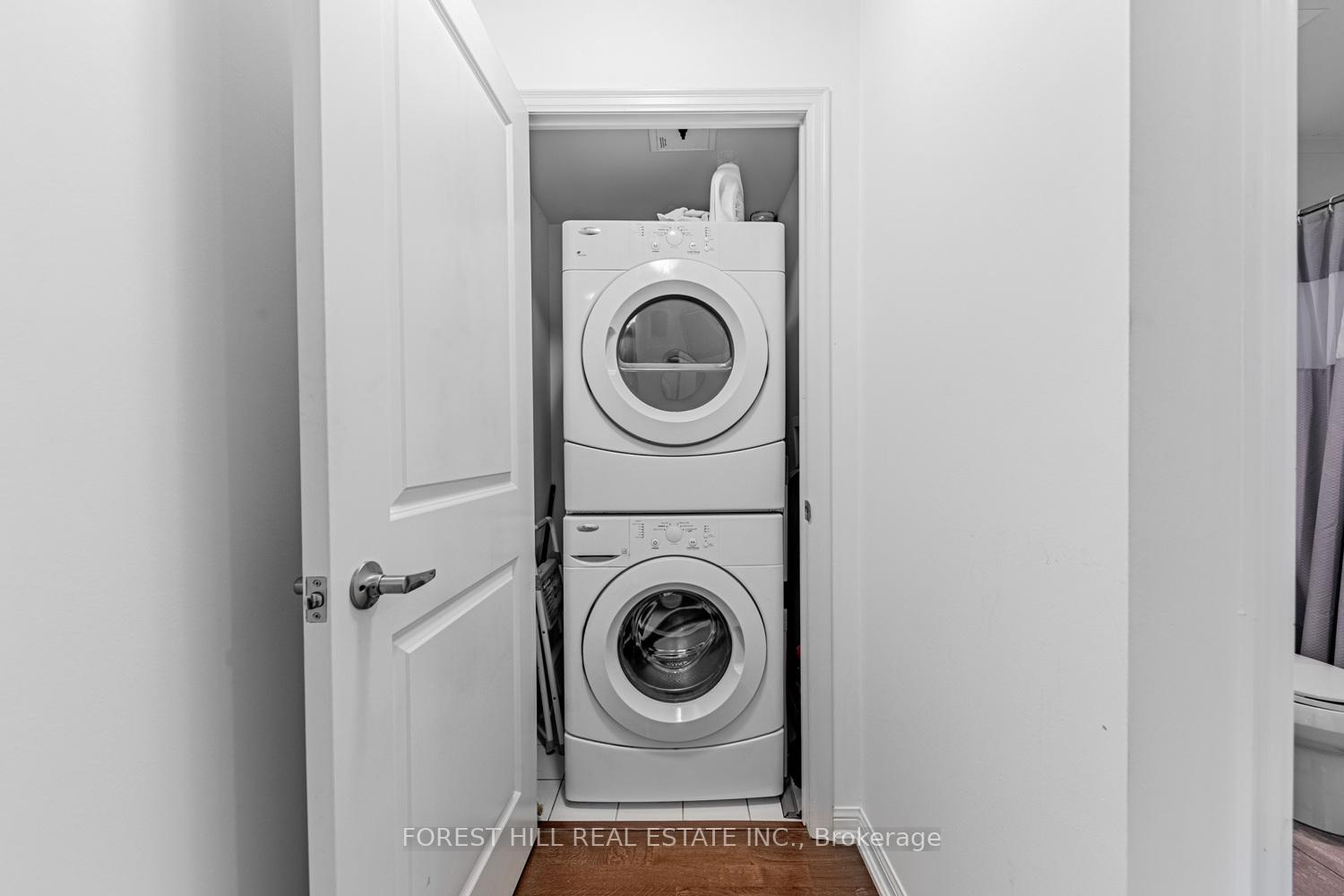2 Bedrooms Condo at 21 Grand Magazine, Toronto For sale