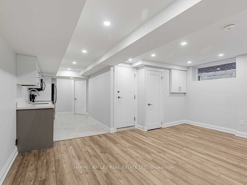 #Lower - 987 Avenue Road, Toronto, ON M5P 2K9