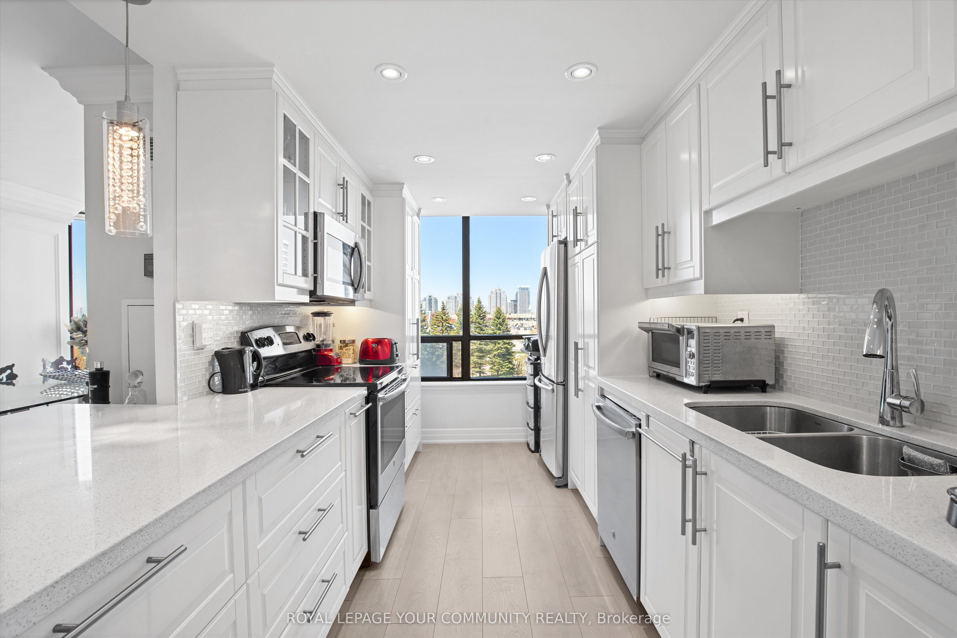 7420 Bathurst Street, #503