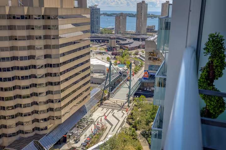 2 Bedrooms Condo at 300 Front, Toronto For sale