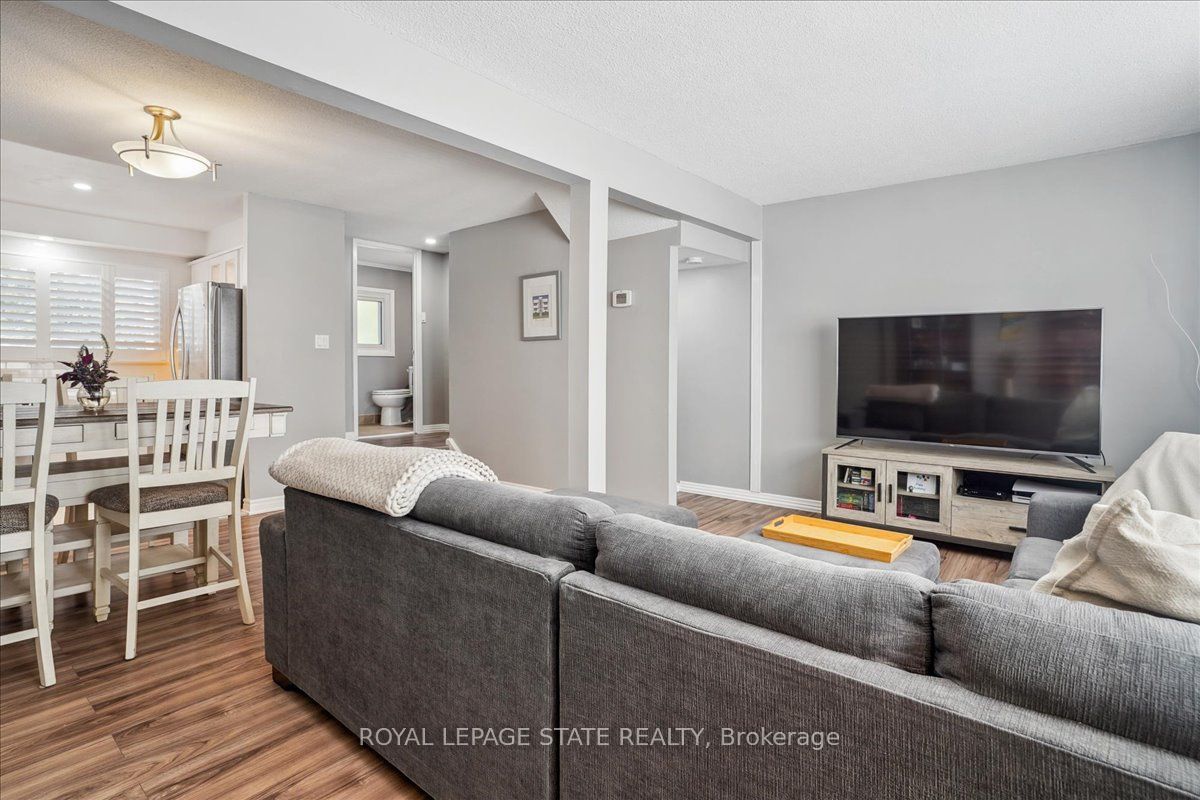 #19 - 125 Bonaventure Drive, Hamilton, ON L9C 5Y9