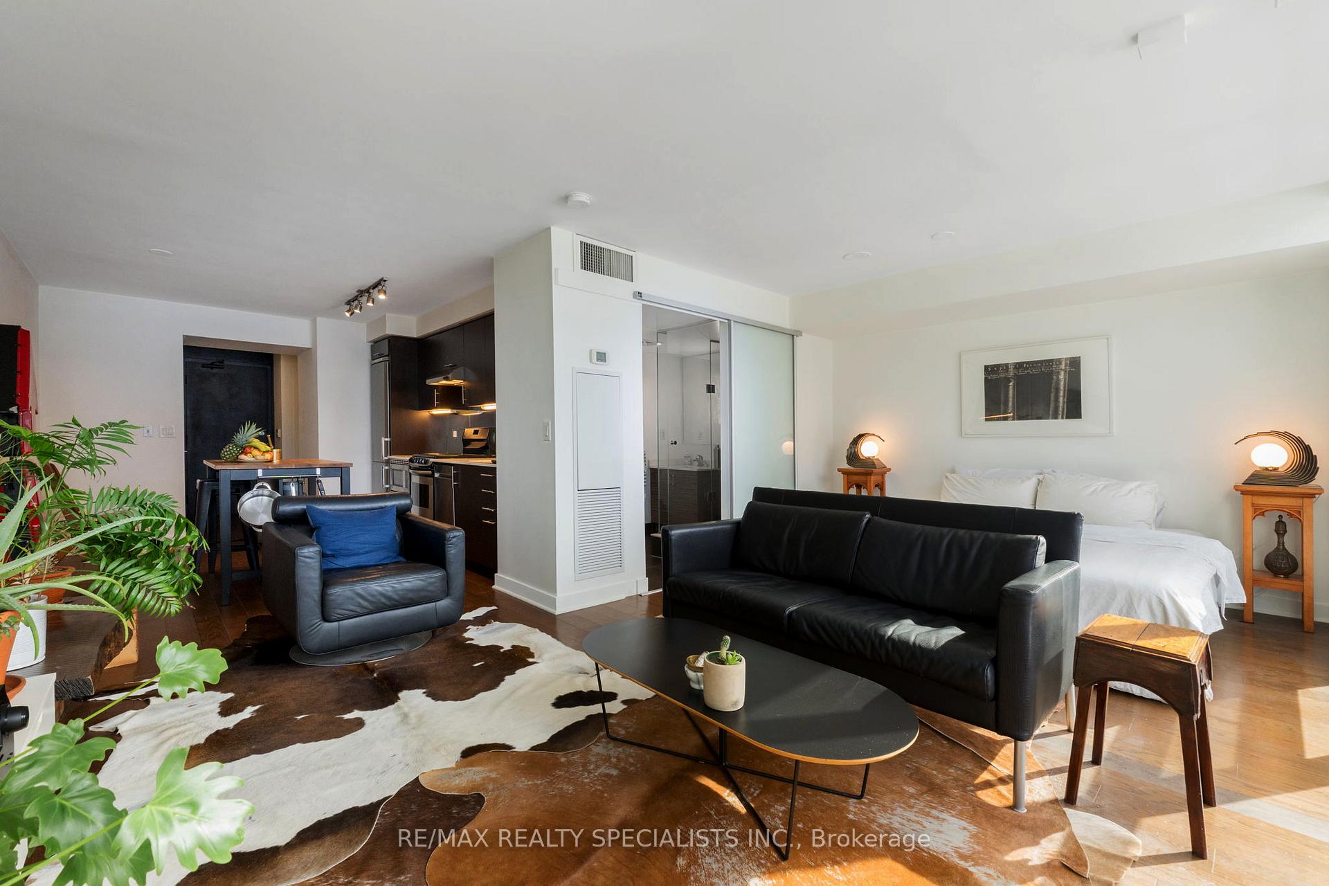 2 Bedrooms Condo at 320 Richmond, Toronto For sale