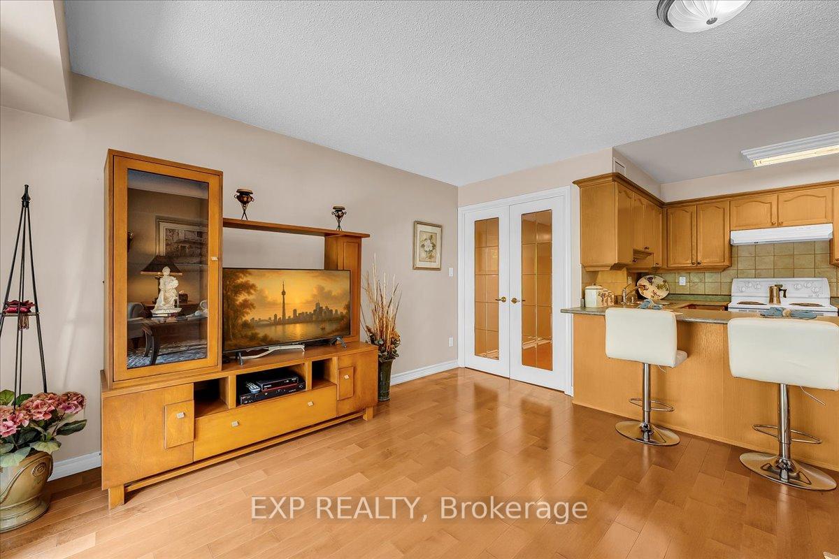 1 Bedroom Condo at 141 Woodbridge, Vaughan For sale