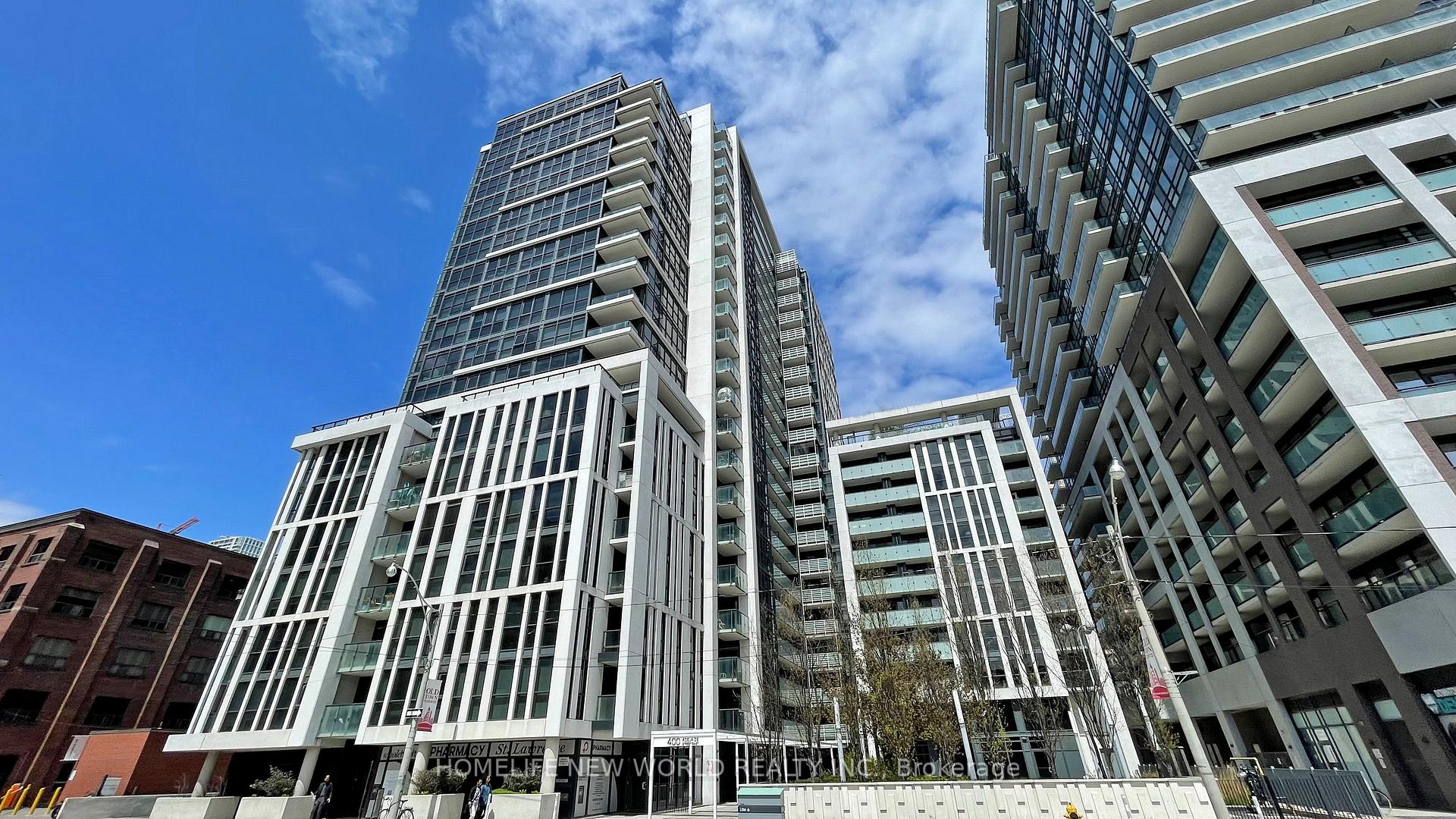2 Bedrooms Condo at 400 Adelaide, Toronto For sale