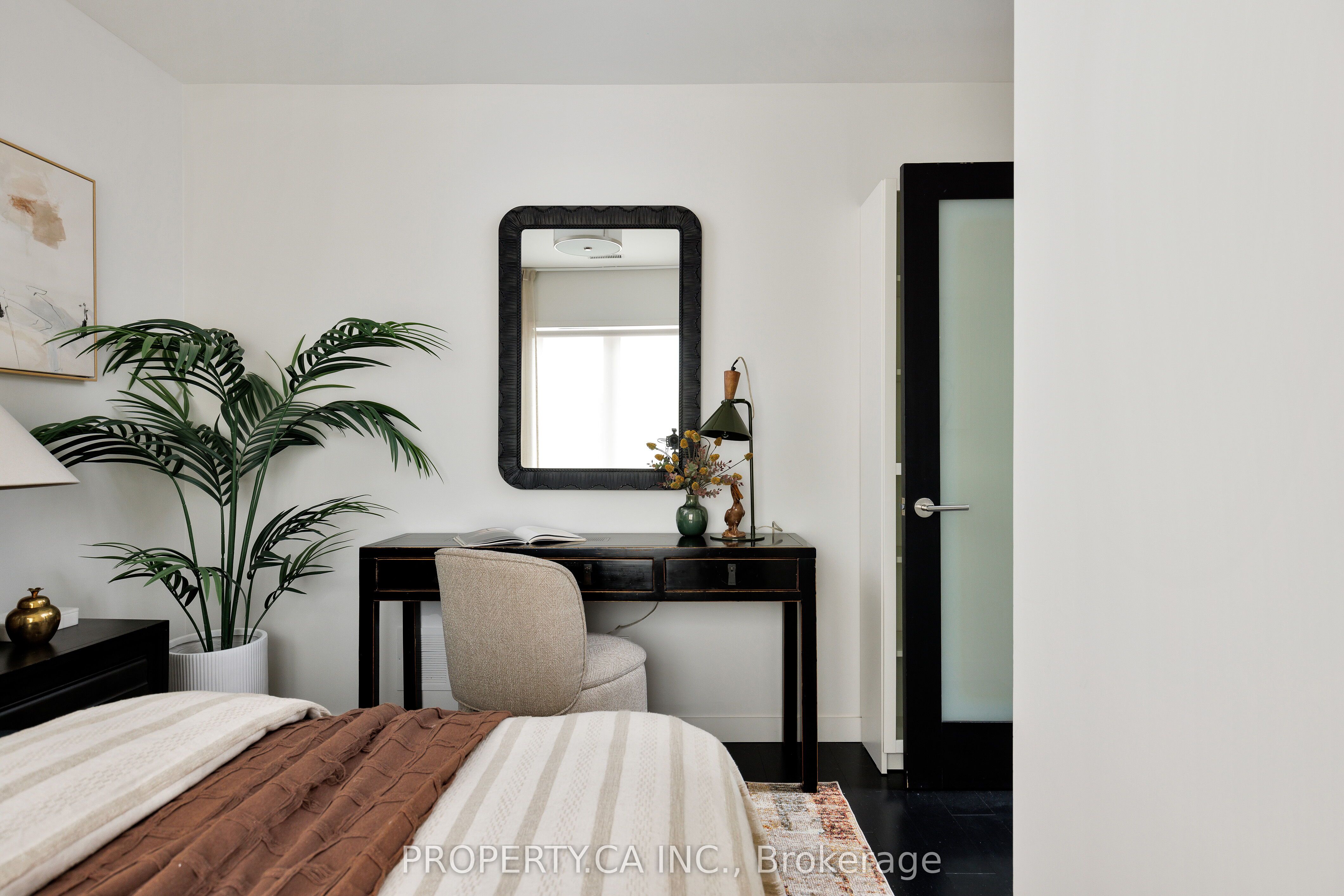 18 Belle Ayre Boulevard, Toronto, ON M4S 2P7
