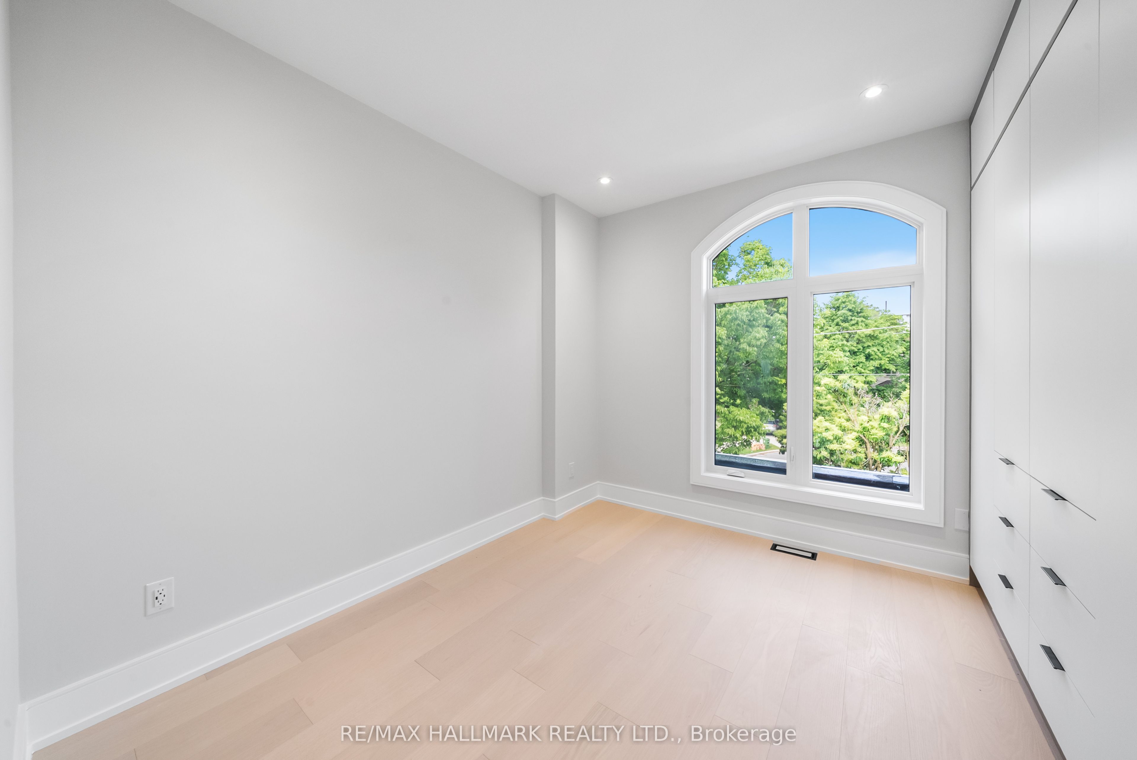 112 Randolph Road