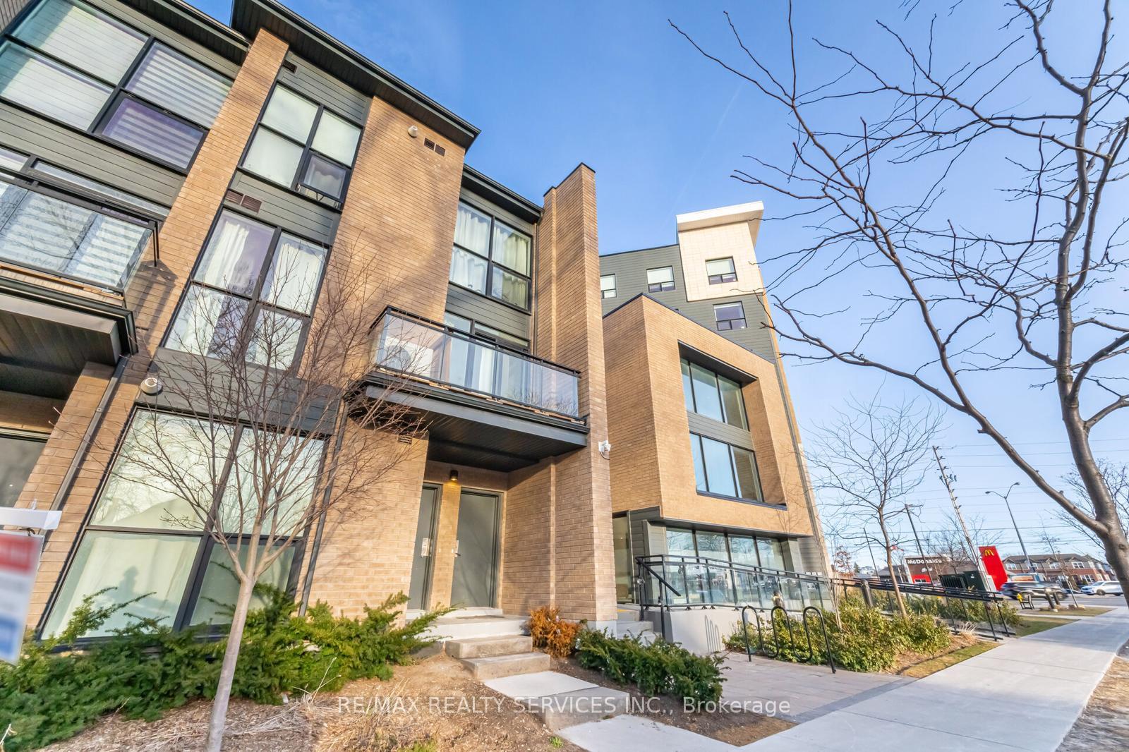 3 Bedrooms Condo at C-3 Falaise,  Toronto For sale