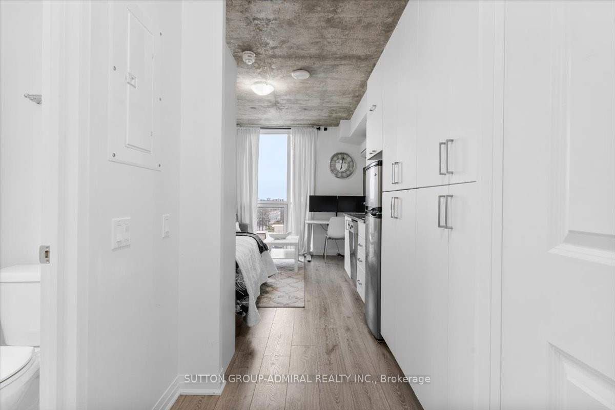 1900 Simcoe Street N, #636