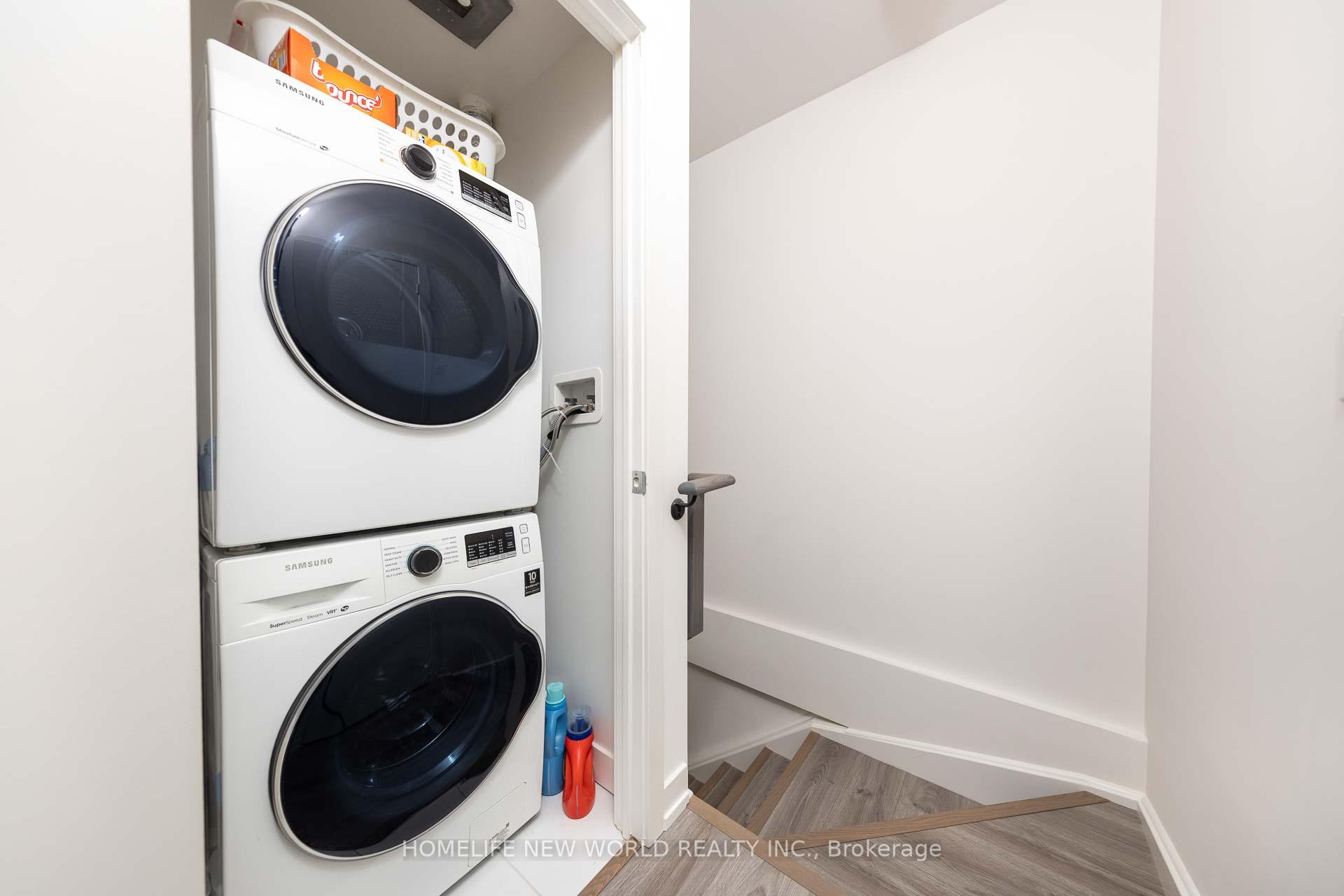 2 Bedrooms Condo at 10 De Boers,  Toronto For sale
