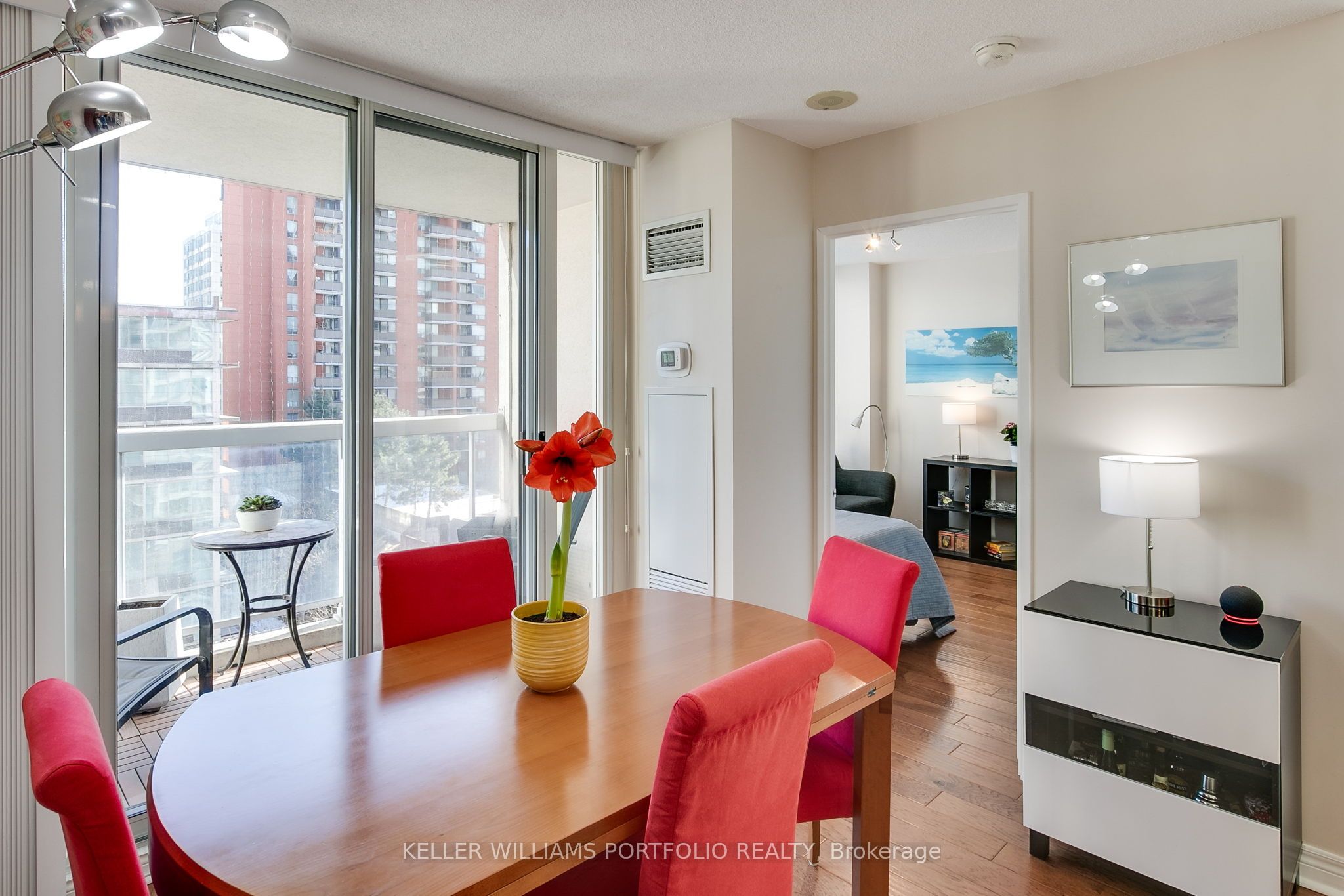43 Eglinton Avenue E, #1009
