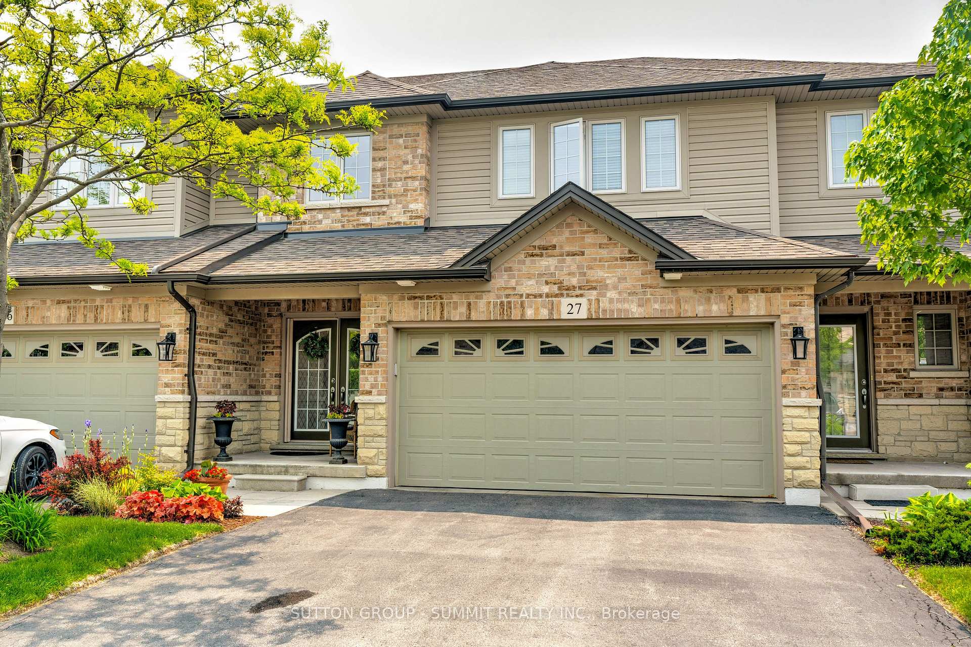 3 Bedrooms Condo at 441 Stonehenge, Hamilton For sale