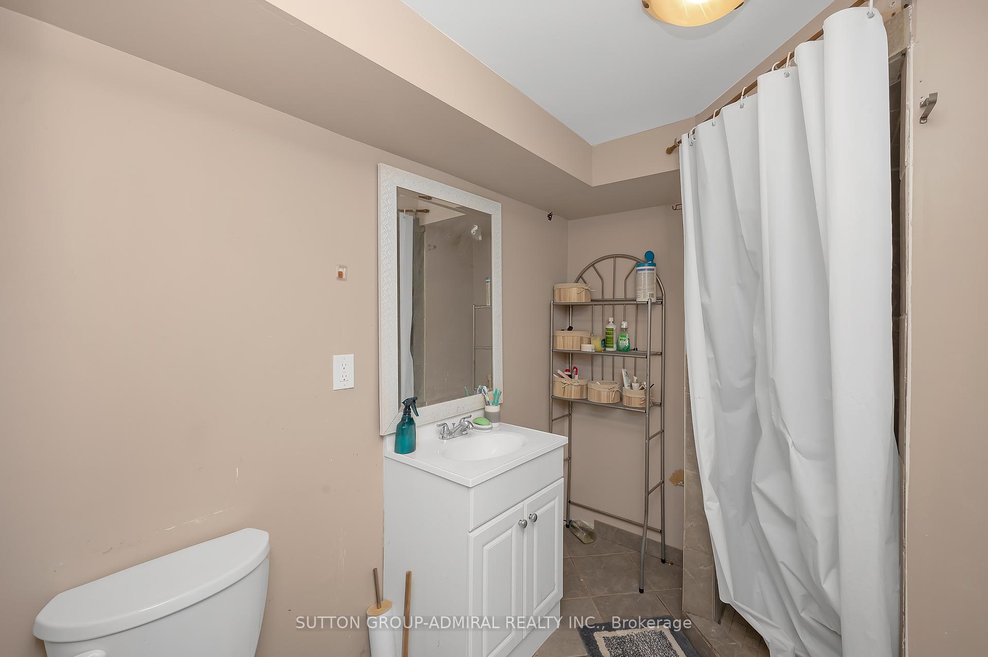 4 Bedrooms Condo at 6 Atessa,  Hamilton For sale