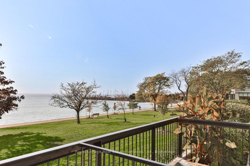 2 Bedrooms Condo at 2170 Marine, Oakville For sale