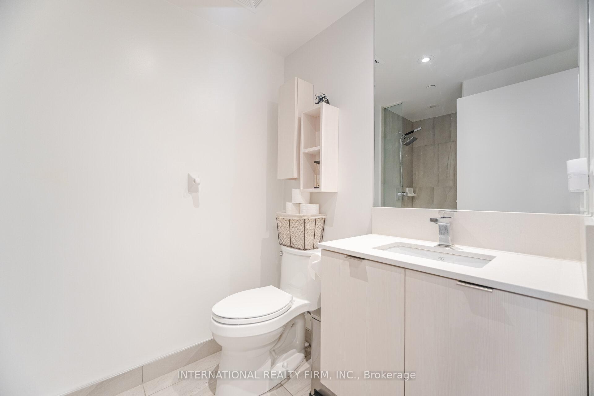 2 Bedrooms Condo at 99 Broadway, Toronto For sale