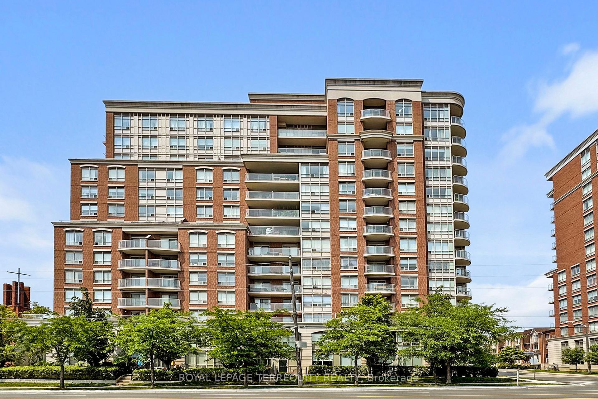 3 Bedrooms Condo at 2 Clairtrell, Toronto For sale