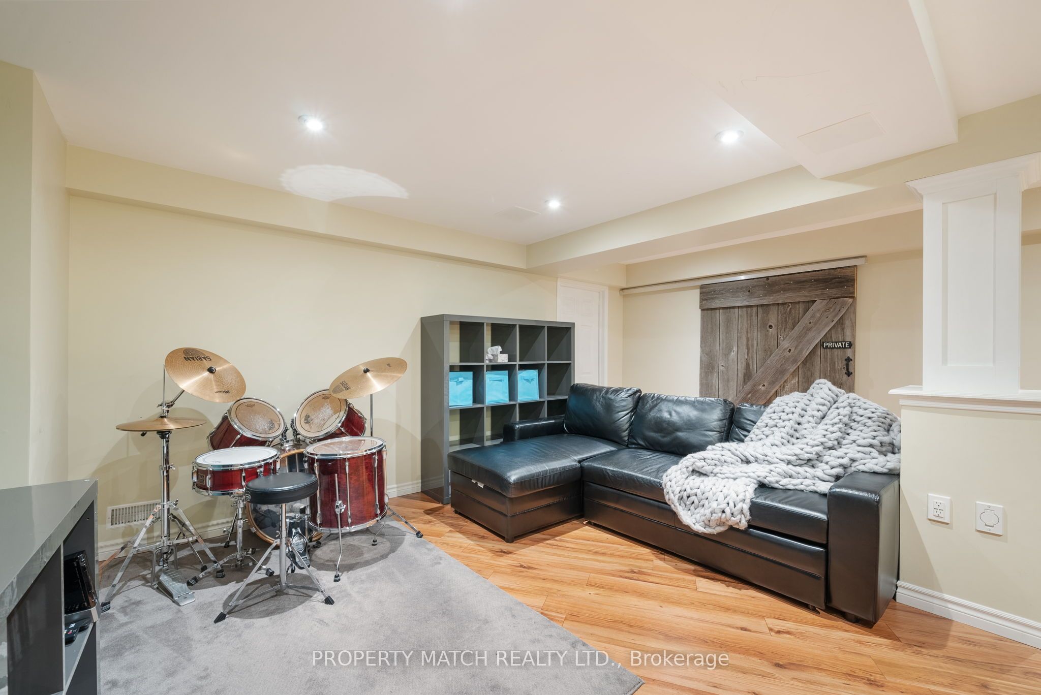 3122 Country Lane