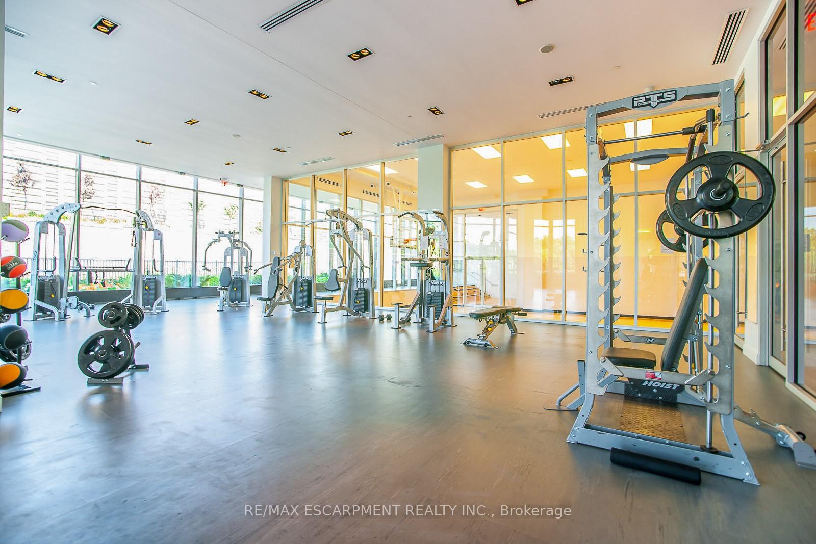2 Bedrooms Condo at 88 Park Lawn,  Toronto For sale