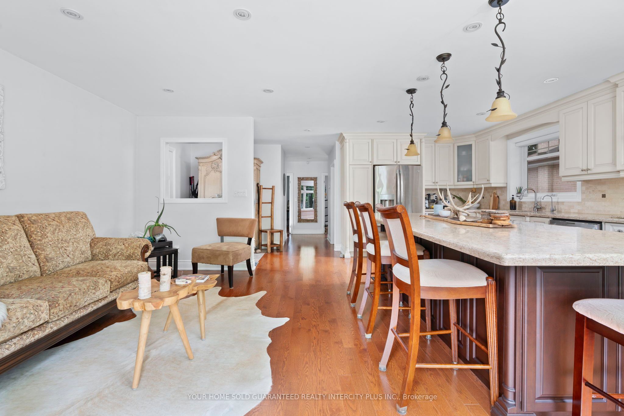 8 Neapolitan Drive