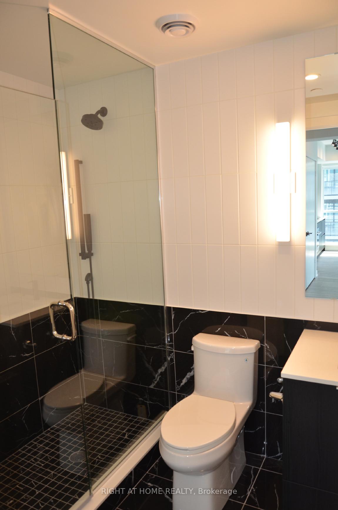 1 Bedroom Condo at 327 King, Toronto For sale