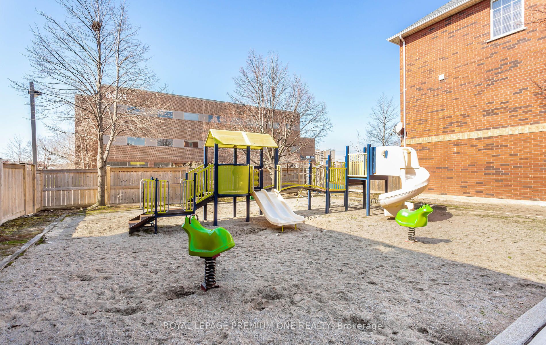 6860 MeadowvaleTownCentre Circle, #23